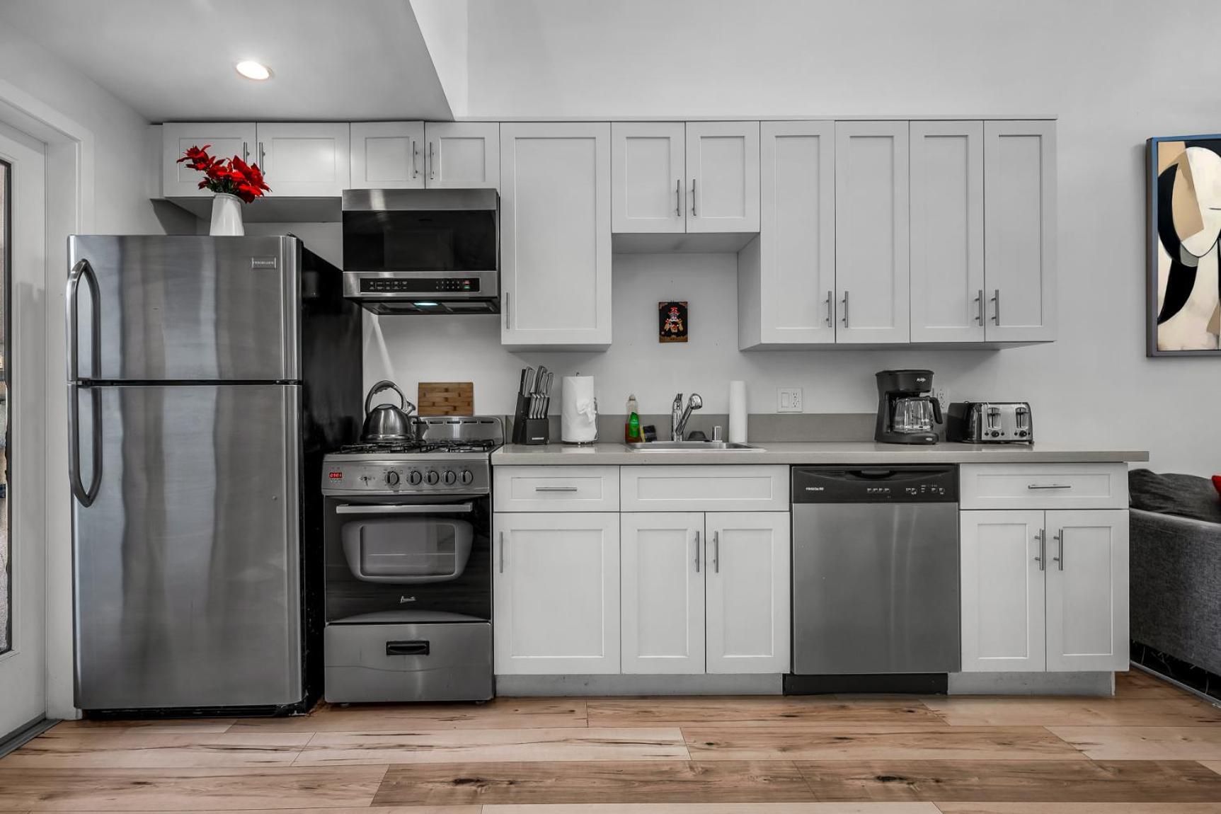 New 1 Bedroom Loft With View Of Hollywood Sign * Los Angeles