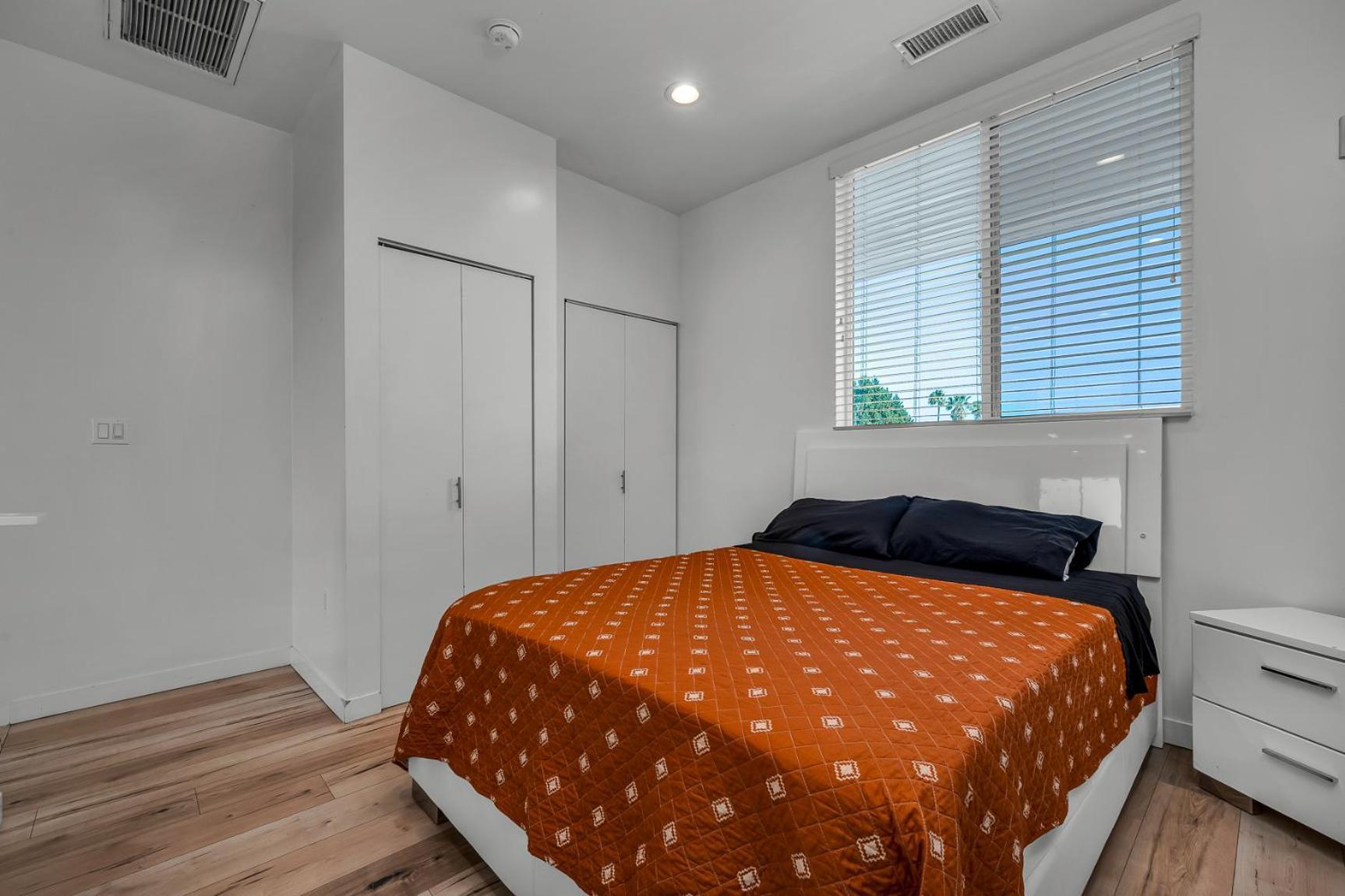 New 1 Bedroom Loft With View Of Hollywood Sign Apartment Los Angeles