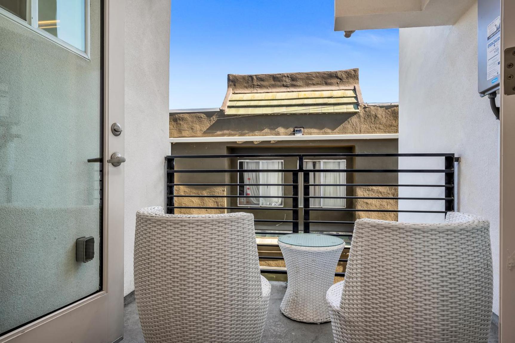 New 1 Bedroom Loft With View Of Hollywood Sign Apartment *
