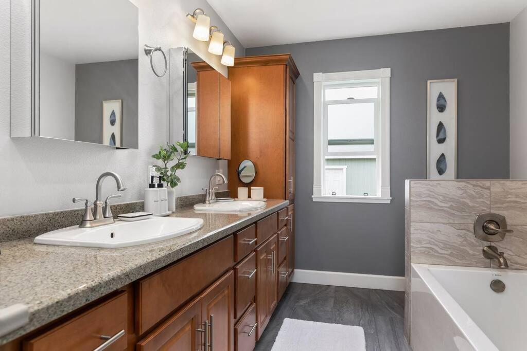 Goode Homes Luxury Family *