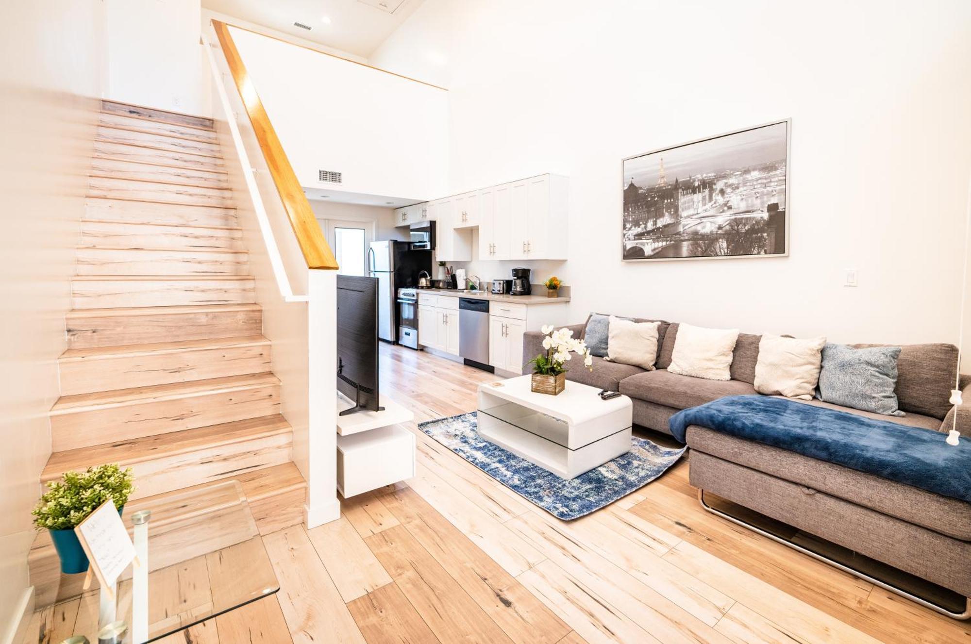 Chic Modern Loft In Hollywood 1 Bedroom With Balcony & Free Secure Parking Apartment *
