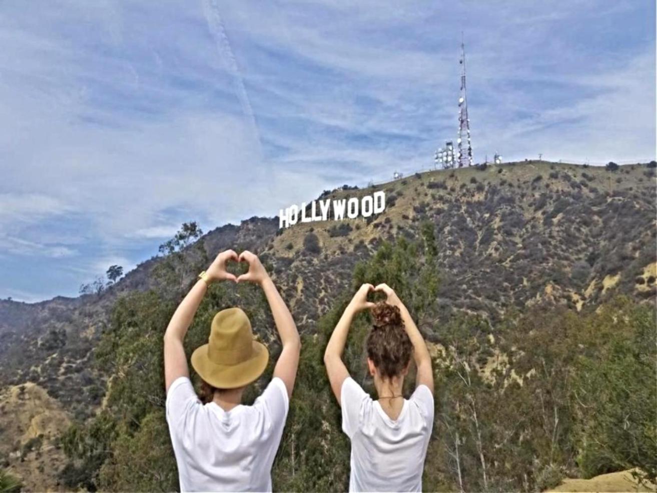 Hollywood Panoramic Views, Pool, Gym & Free Parking!