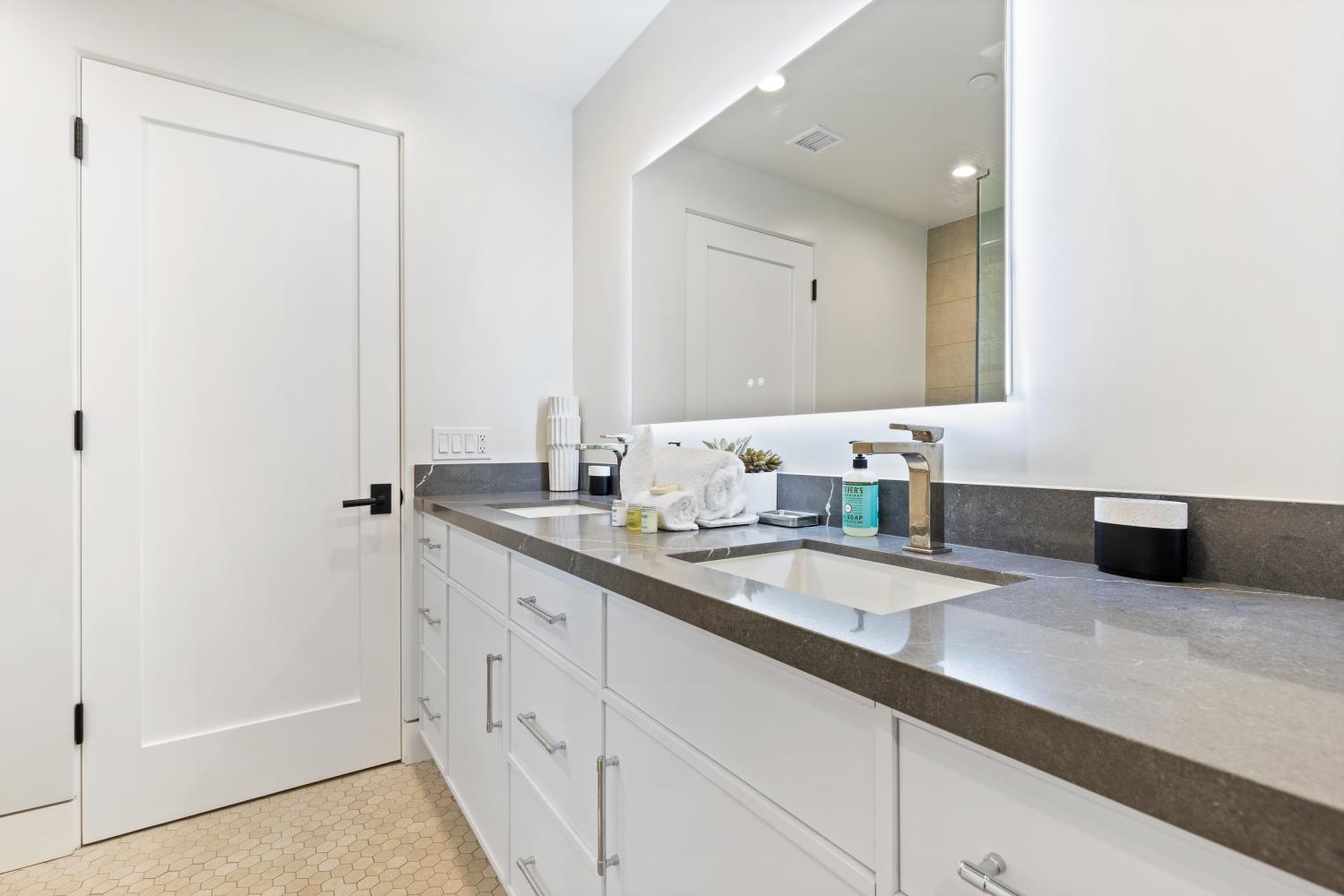 Curson Modern *