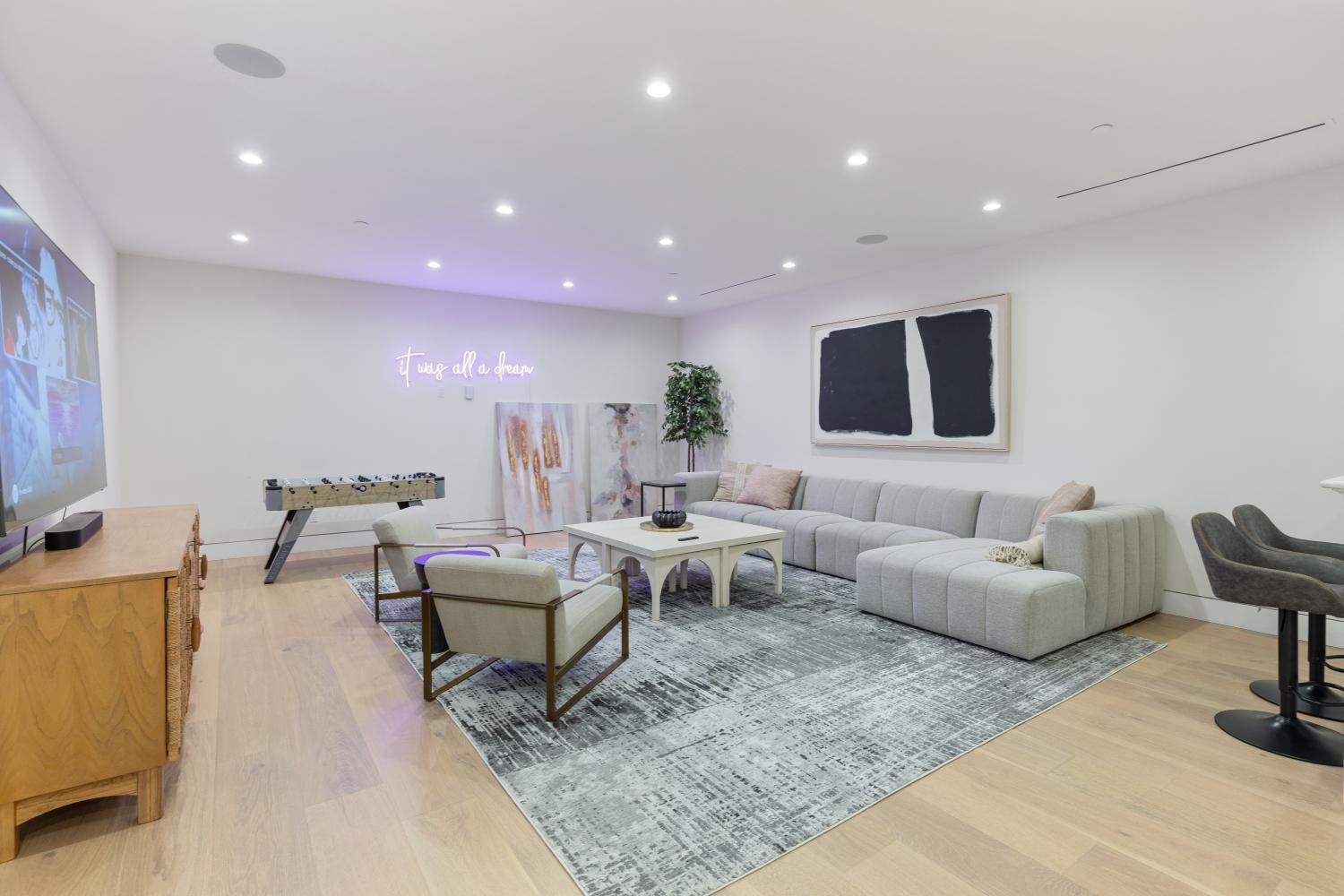 Curson Modern