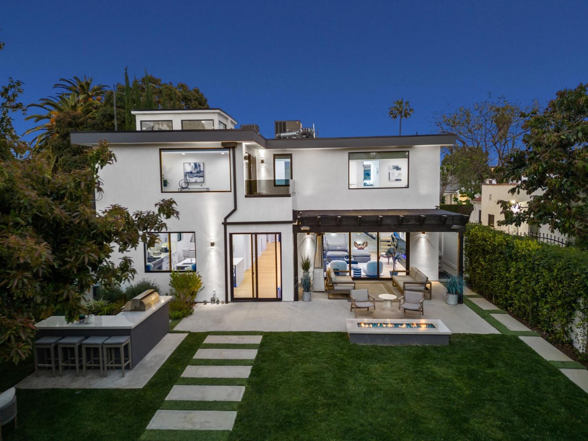 Curson Modern Villa *