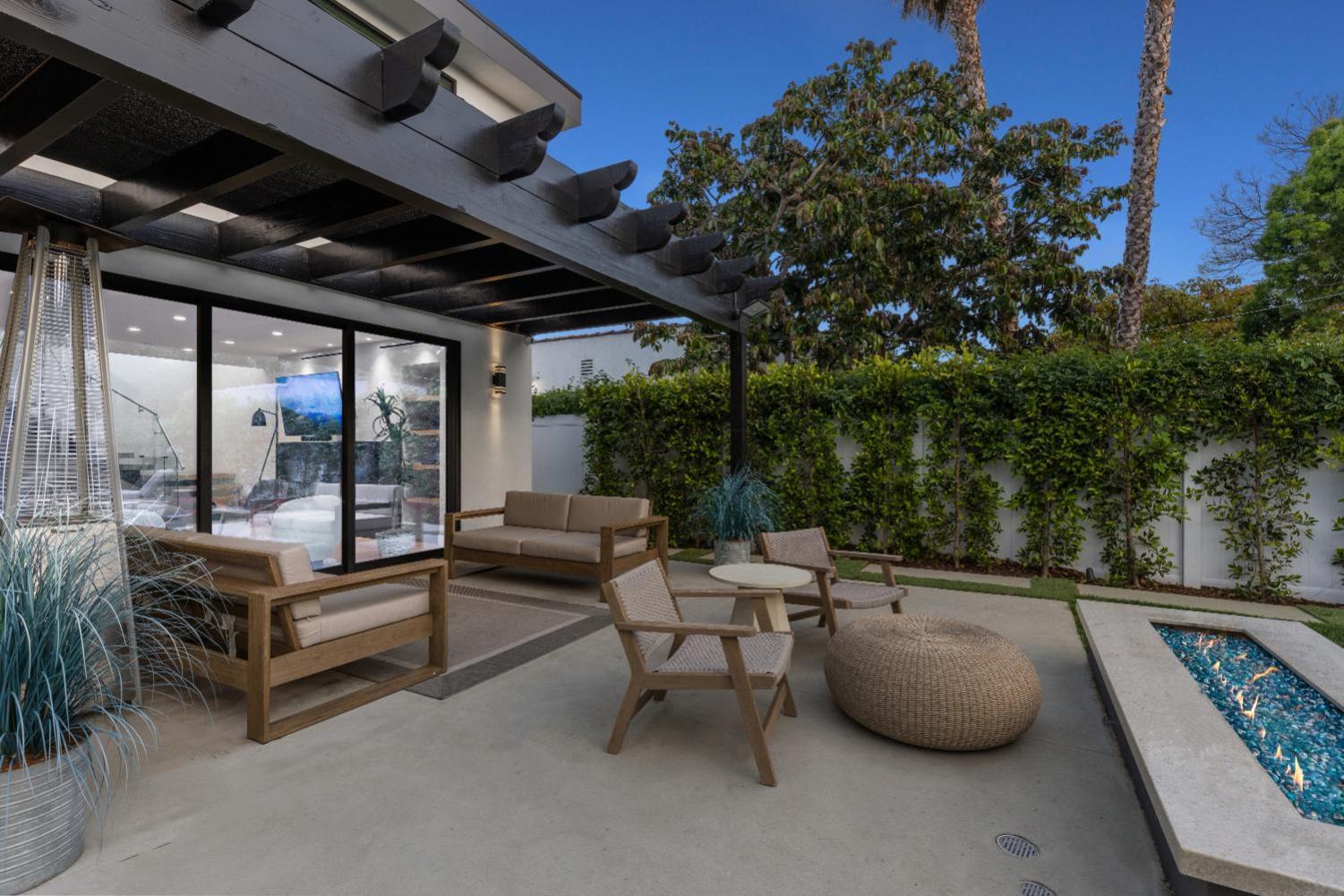 Curson Modern Villa *