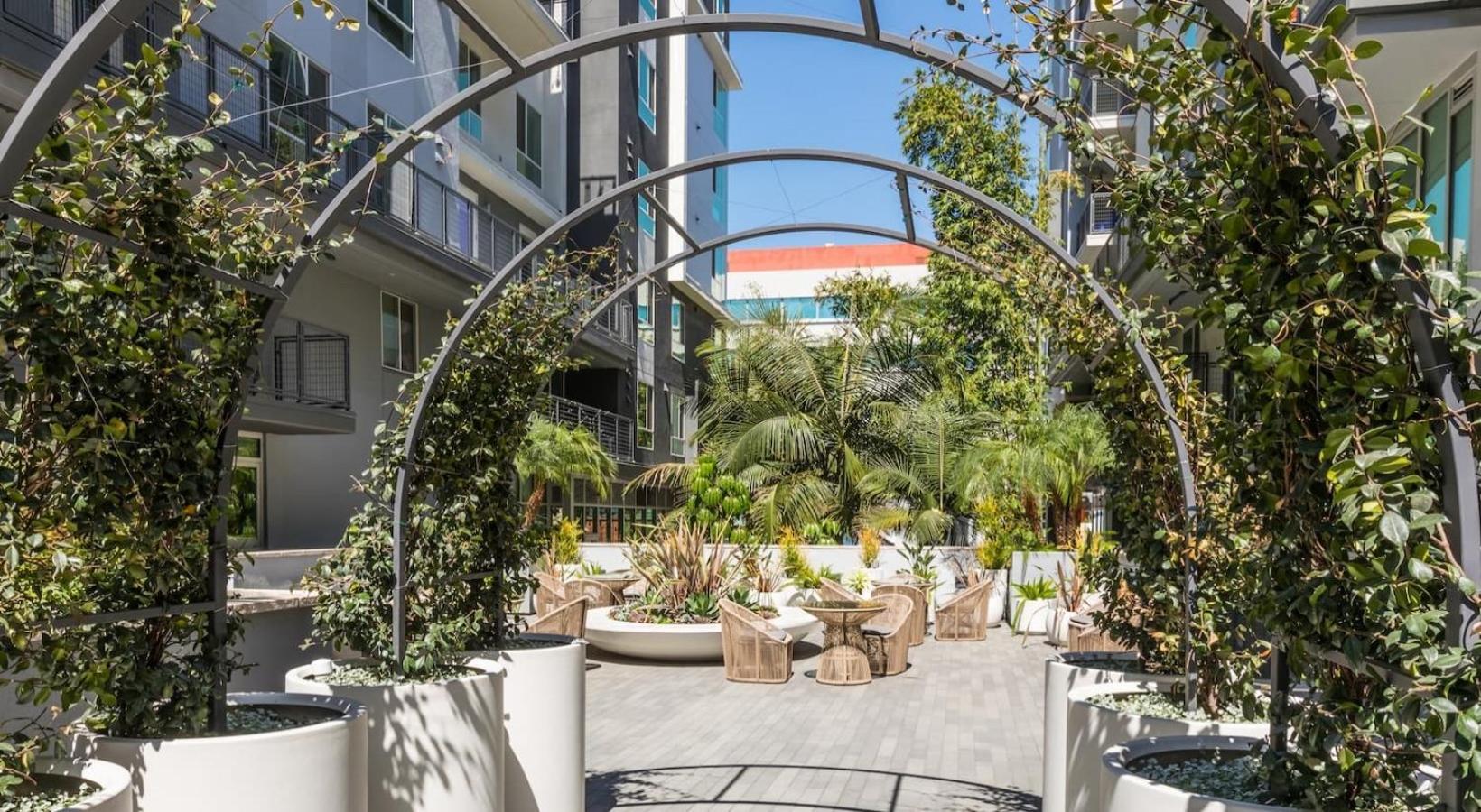 Dtla Luxury With Pool, Gym, Work Pods & Conference *
