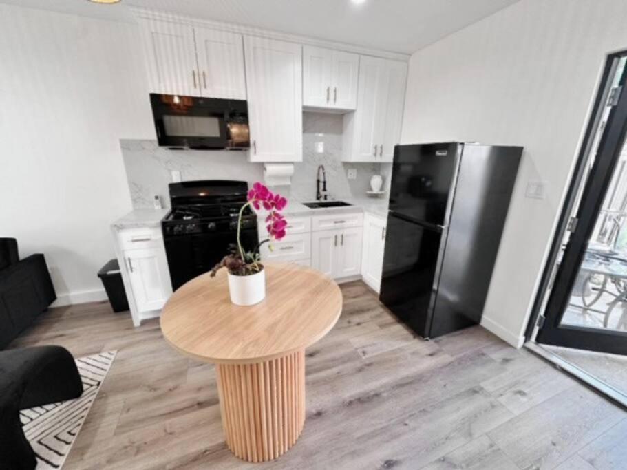 New Private By Beverly Hills And The Grove Spacious 2 Story Unit In The Part Of La * Los Angeles