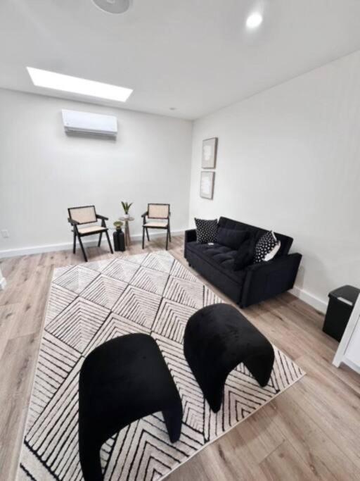 New Private By Beverly Hills And The Grove Spacious 2 Story Unit In The Part Of La Villa *