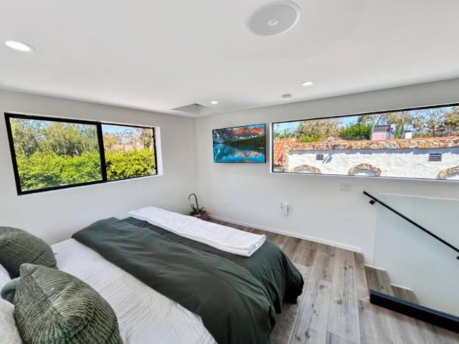 New Private By Beverly Hills And The Grove Spacious 2 Story Unit In The Part Of La Villa