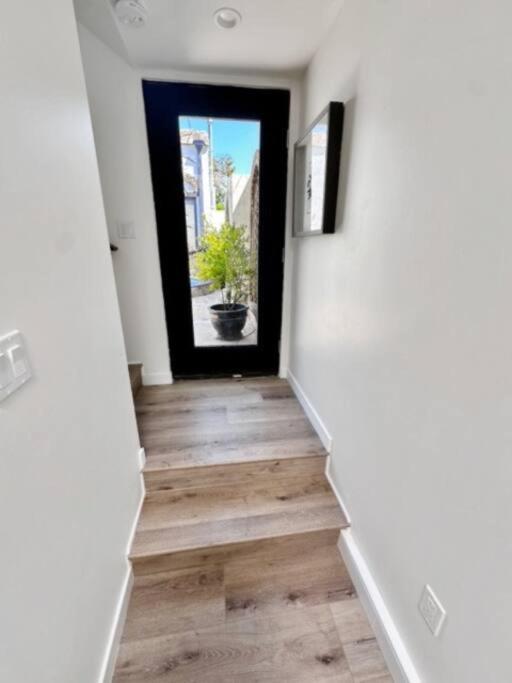 New Private By Beverly Hills And The Grove Spacious 2 Story Unit In The Part Of La Villa