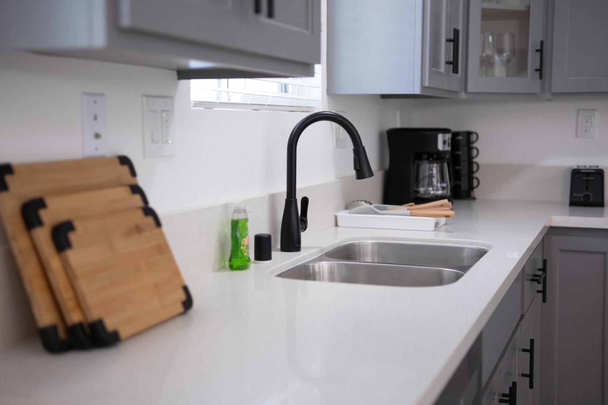 Charming La Retreat Near Usc & Downtown Highlights- 1 Bedroom With Shared Access Hotel 4*