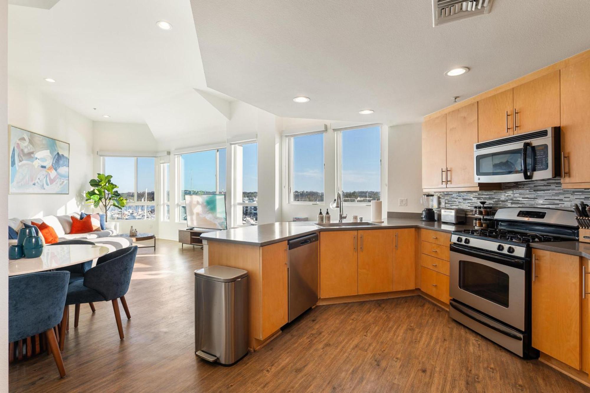 Apartment The Crystal 3 Level Penthouse - Marvelous Marina Views 2br *