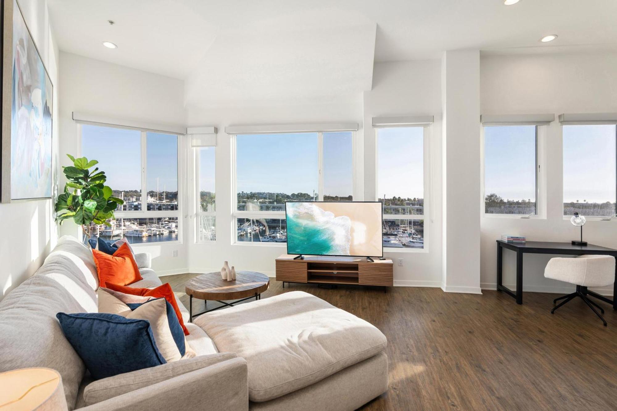 Apartment The Crystal 3 Level Penthouse - Marvelous Marina Views 2br *
