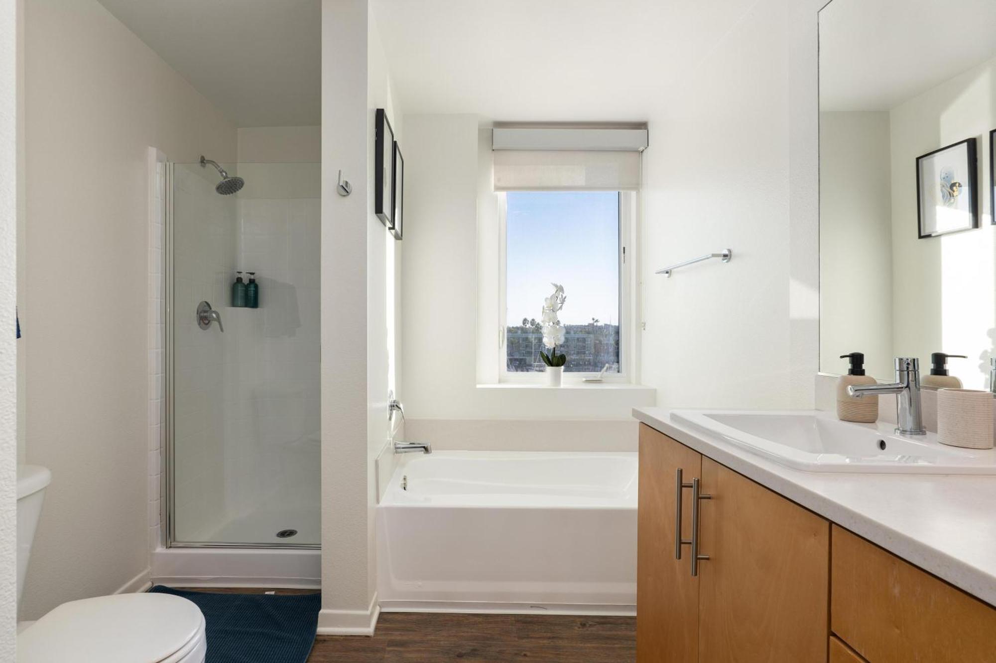 Apartment The Crystal 3 Level Penthouse - Marvelous Marina Views 2br Los Angeles