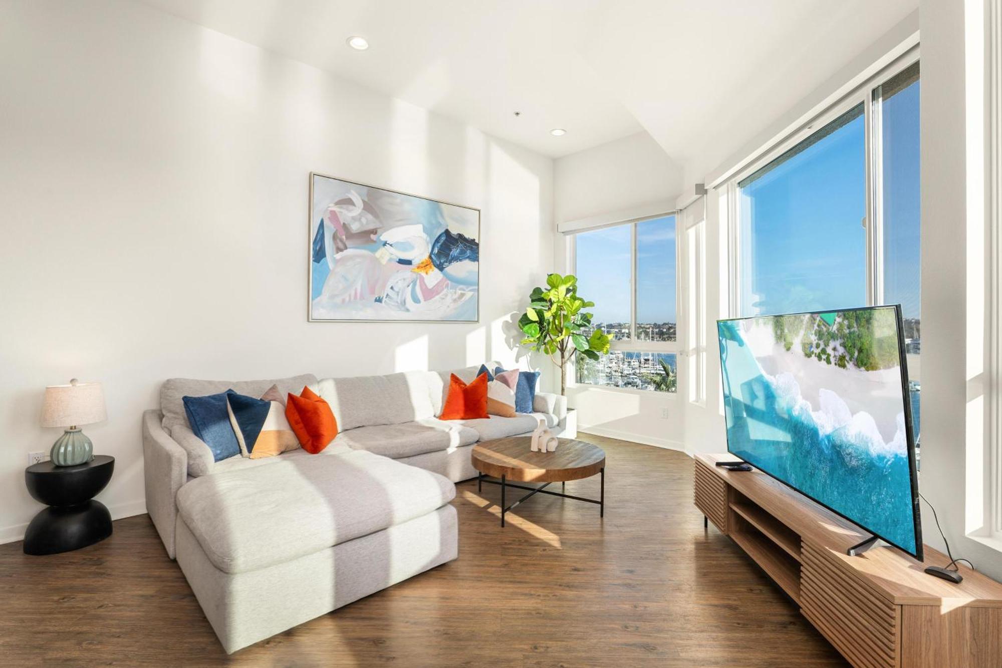 Apartment The Crystal 3 Level Penthouse - Marvelous Marina Views 2br