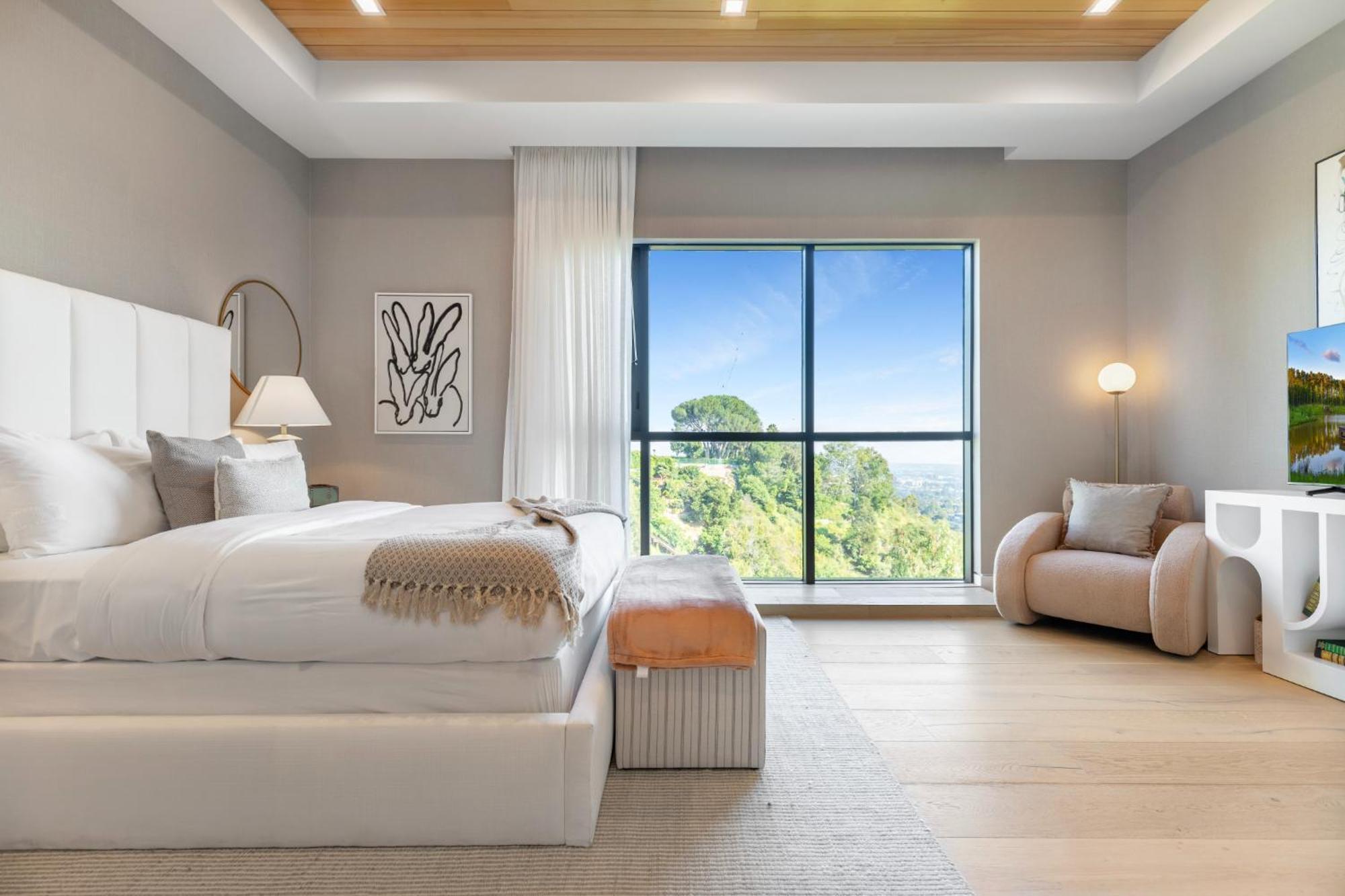 Somera Masterpiece * Los Angeles