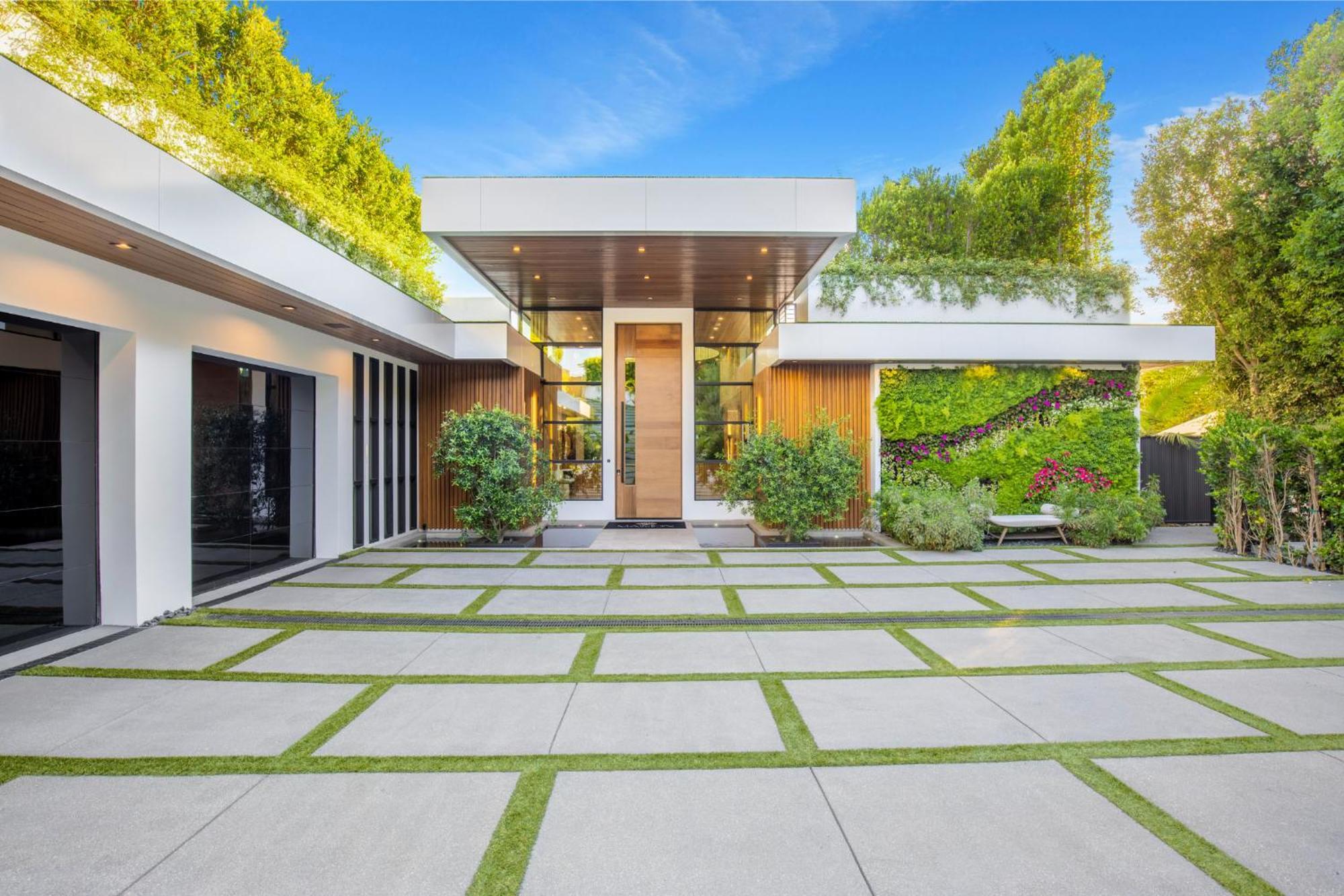 Somera Masterpiece * Los Angeles