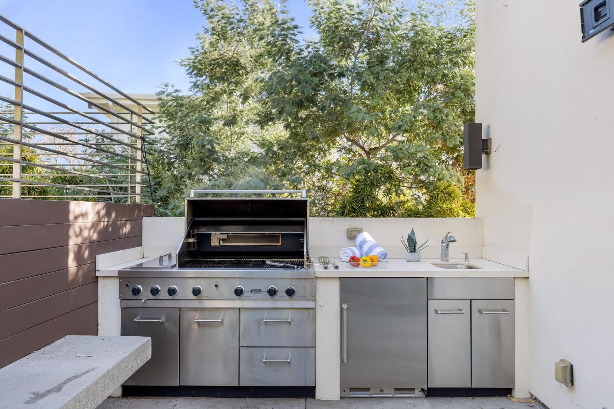 Kings Road West Hollywood Luxury Pool Views Firepit Modern Design Los Angeles