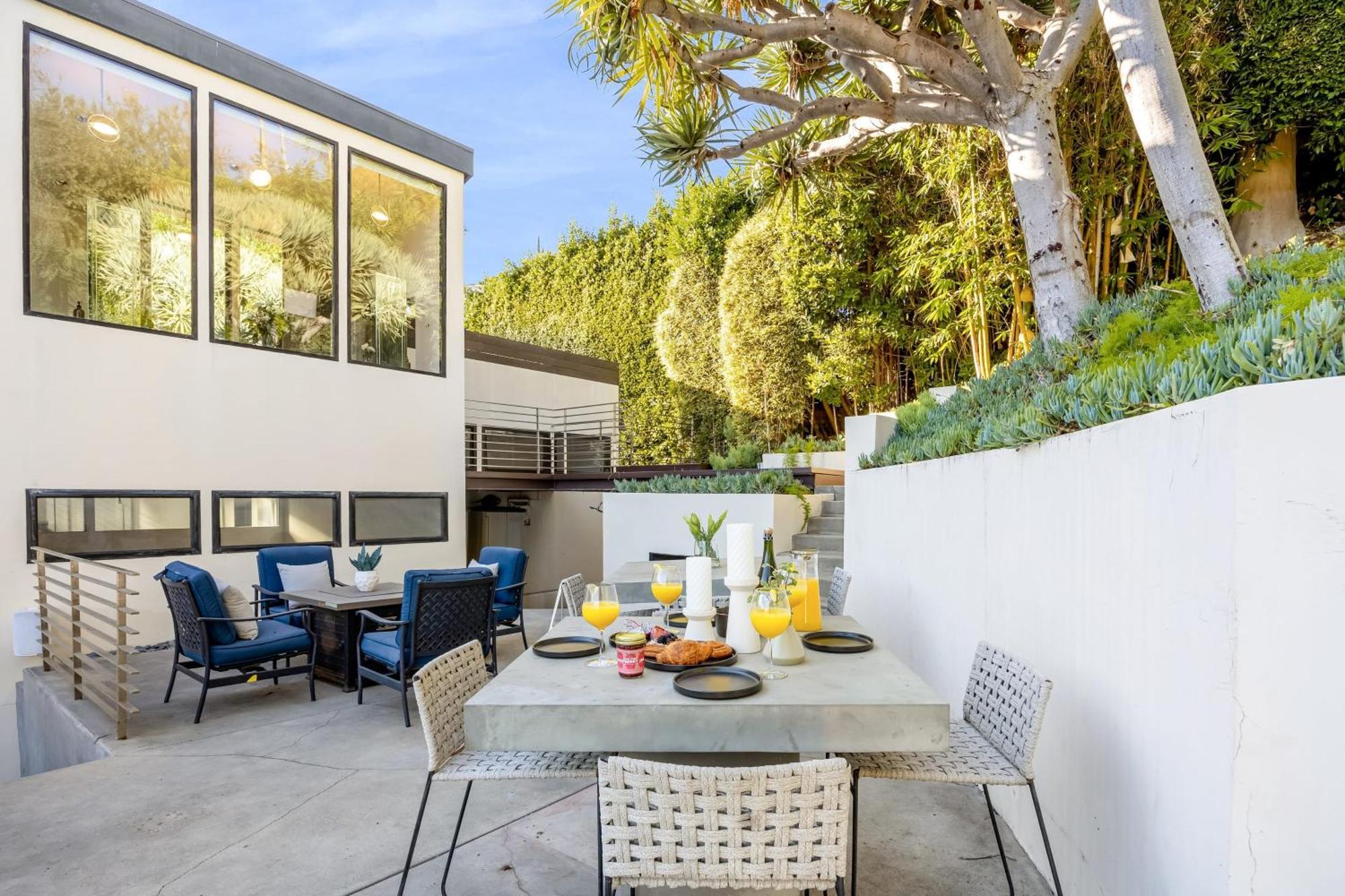 Holiday home Kings Road West Hollywood Luxury Pool Views Firepit Modern Design Los Angeles