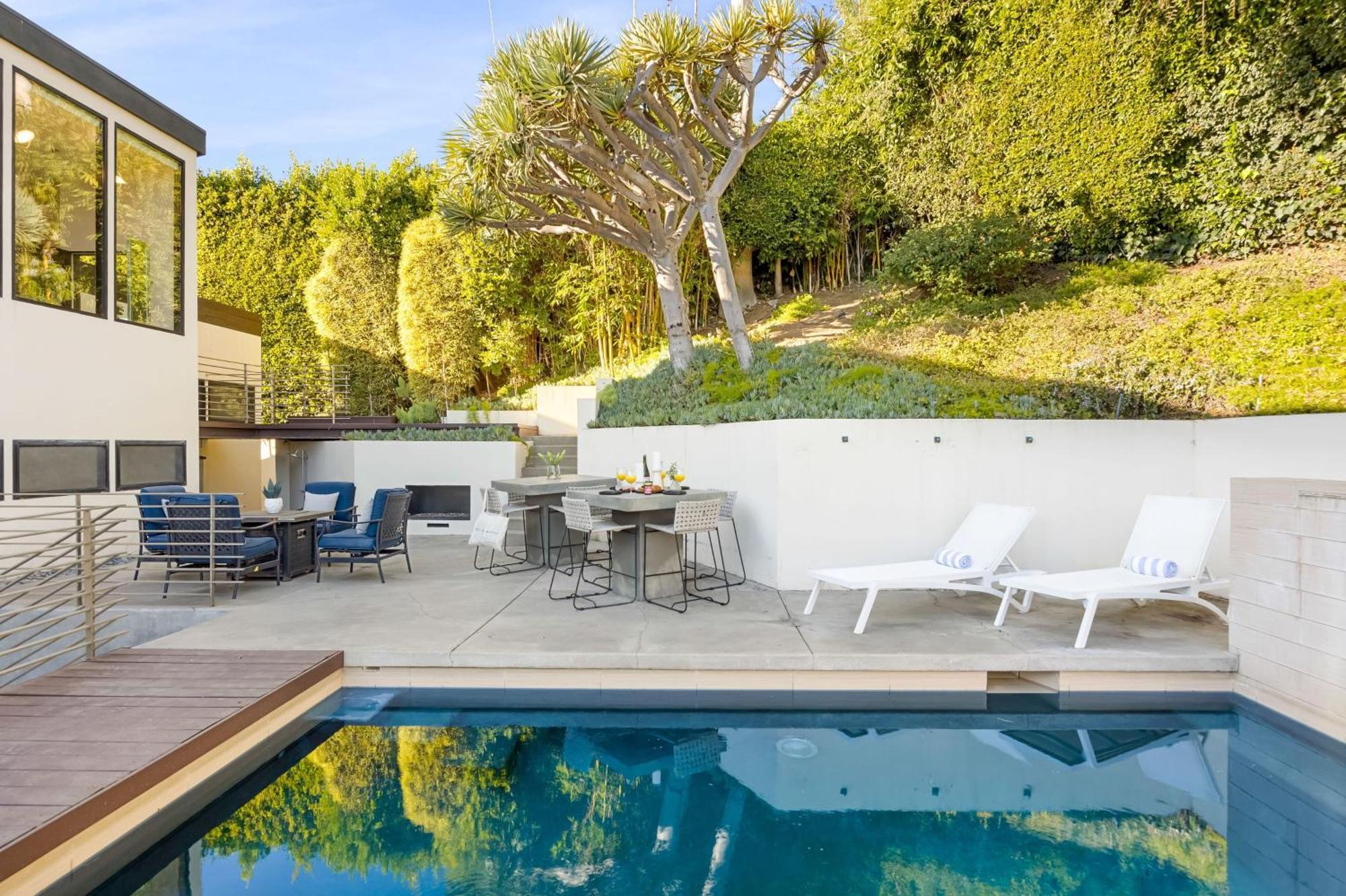 Holiday home Kings Road West Hollywood Luxury Pool Views Firepit Modern Design *