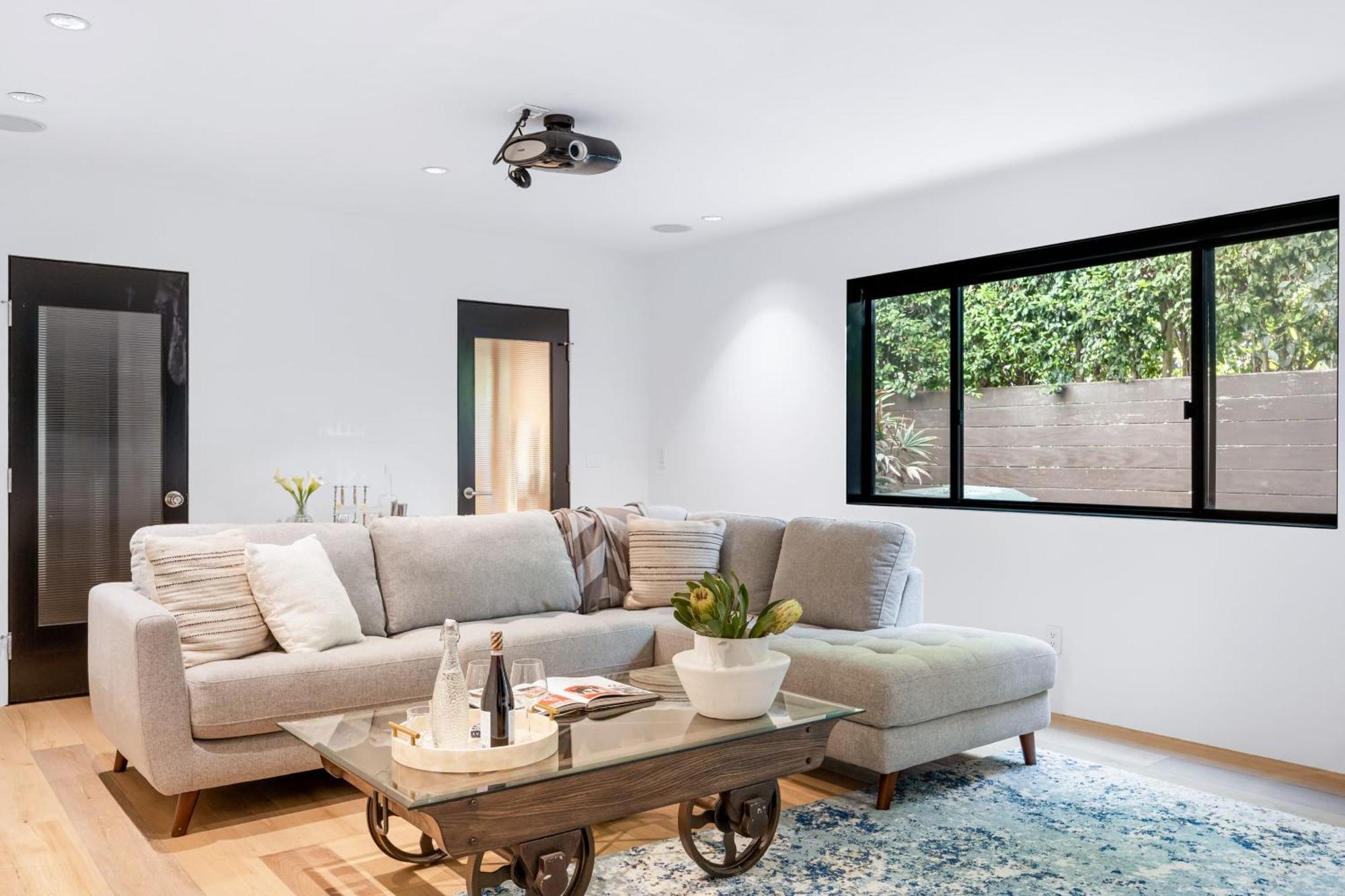 Holiday home Kings Road West Hollywood Luxury Pool Views Firepit Modern Design *