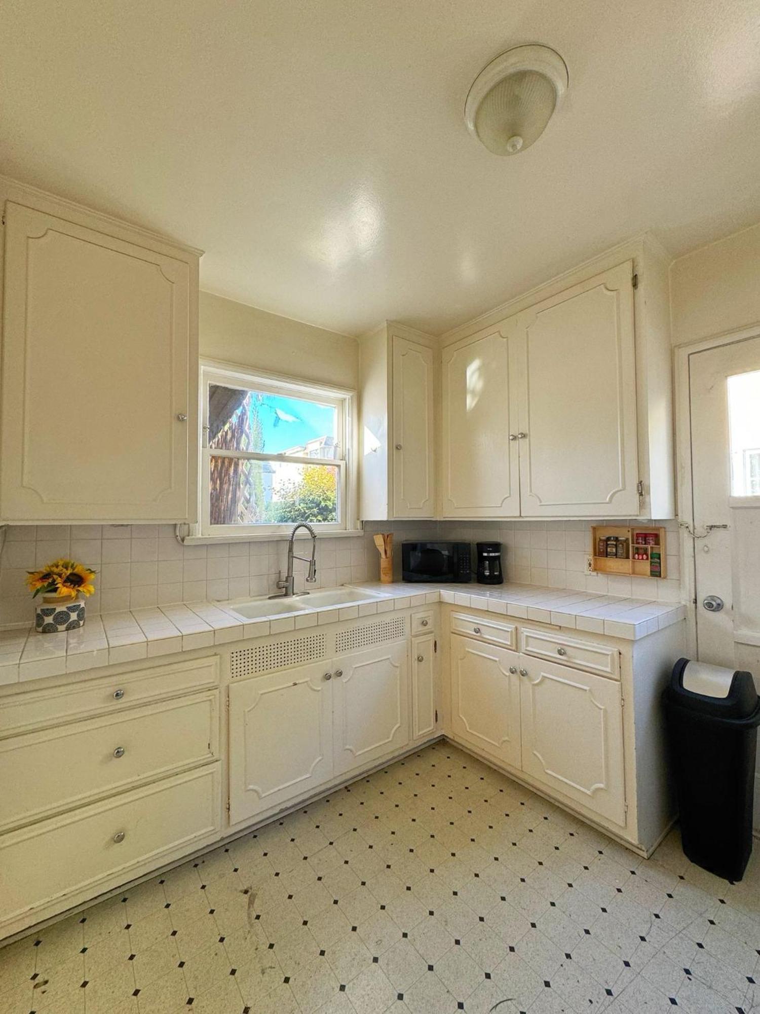 Bargain Beverly Hills 3 Bedroom In Great Area 5 Minutes To Rodeo Drive Apartment *