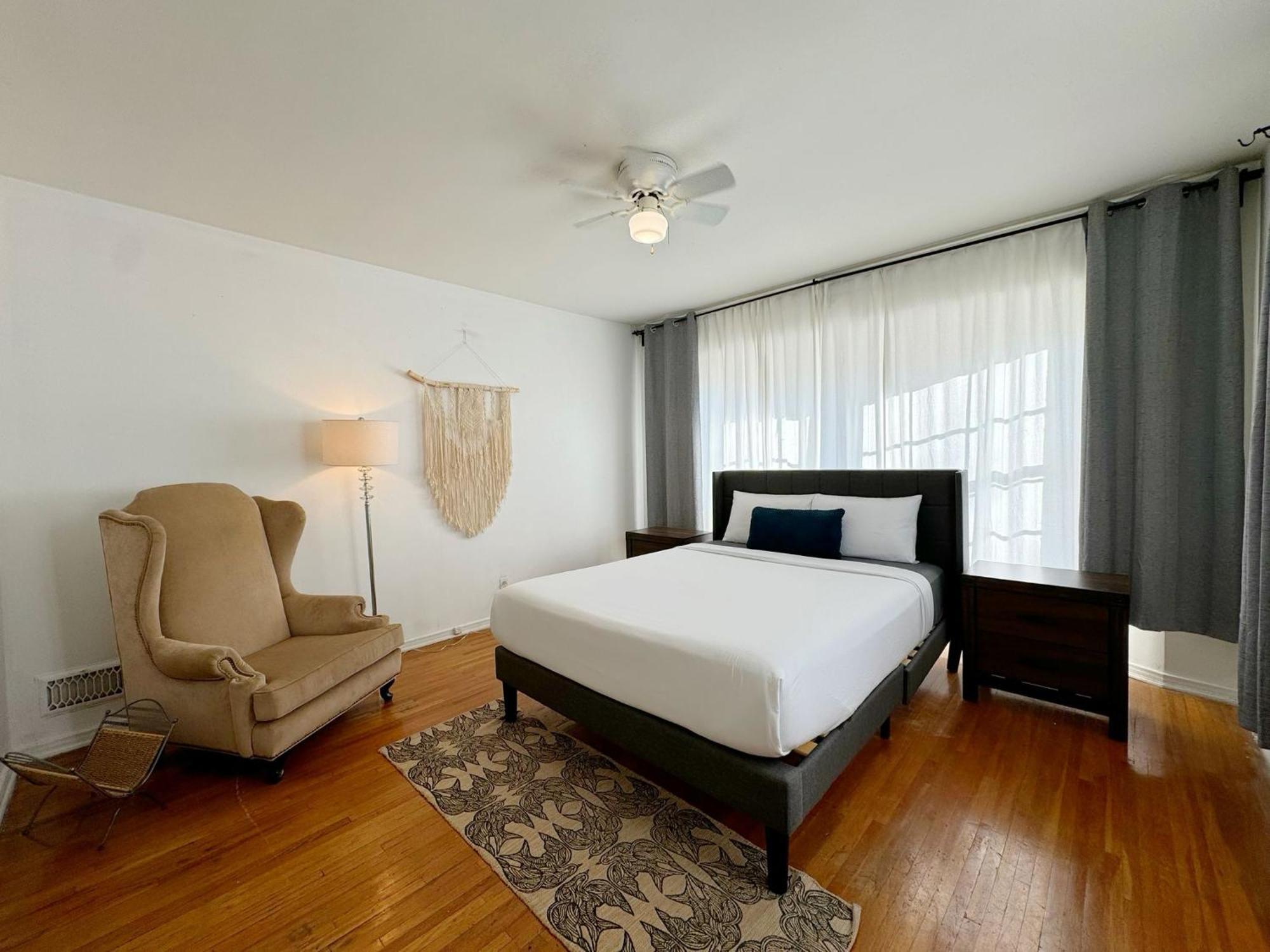 Bargain Beverly Hills 3 Bedroom In Great Area 5 Minutes To Rodeo Drive *
