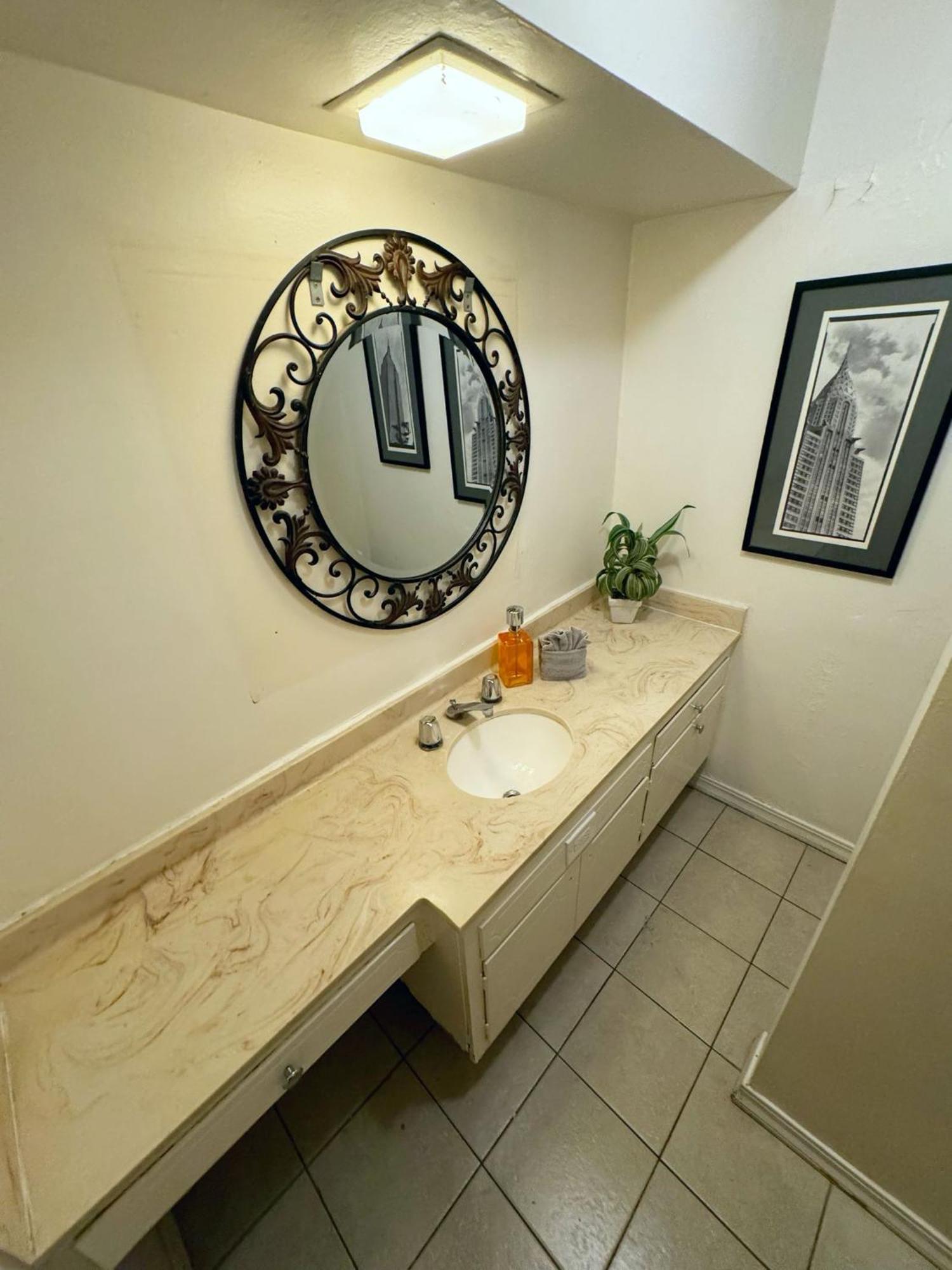 Bargain Beverly Hills 3 Bedroom In Great Area 5 Minutes To Rodeo Drive Apartment *