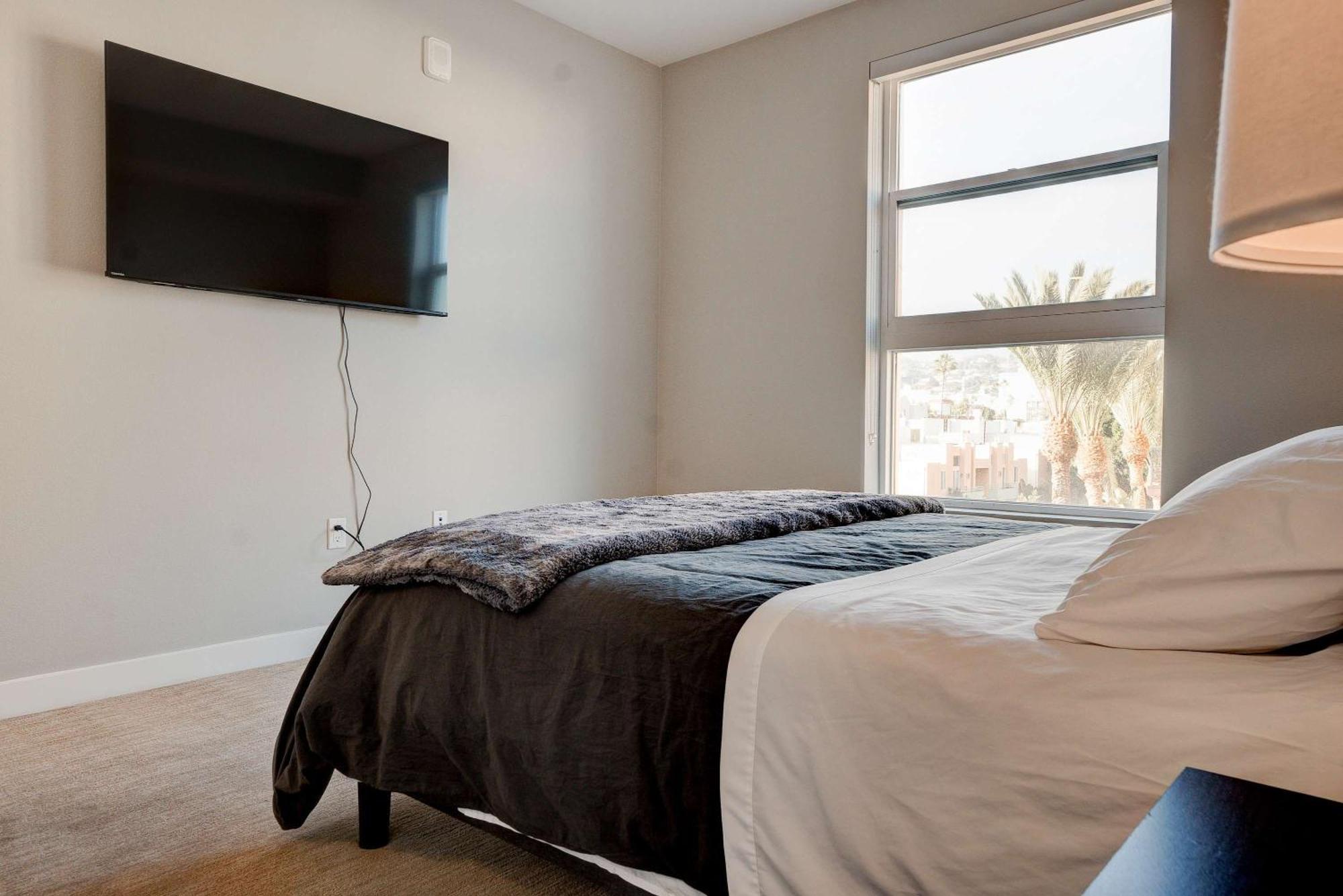 3br Peaceful Hollywood Luxury Oasis Apartment