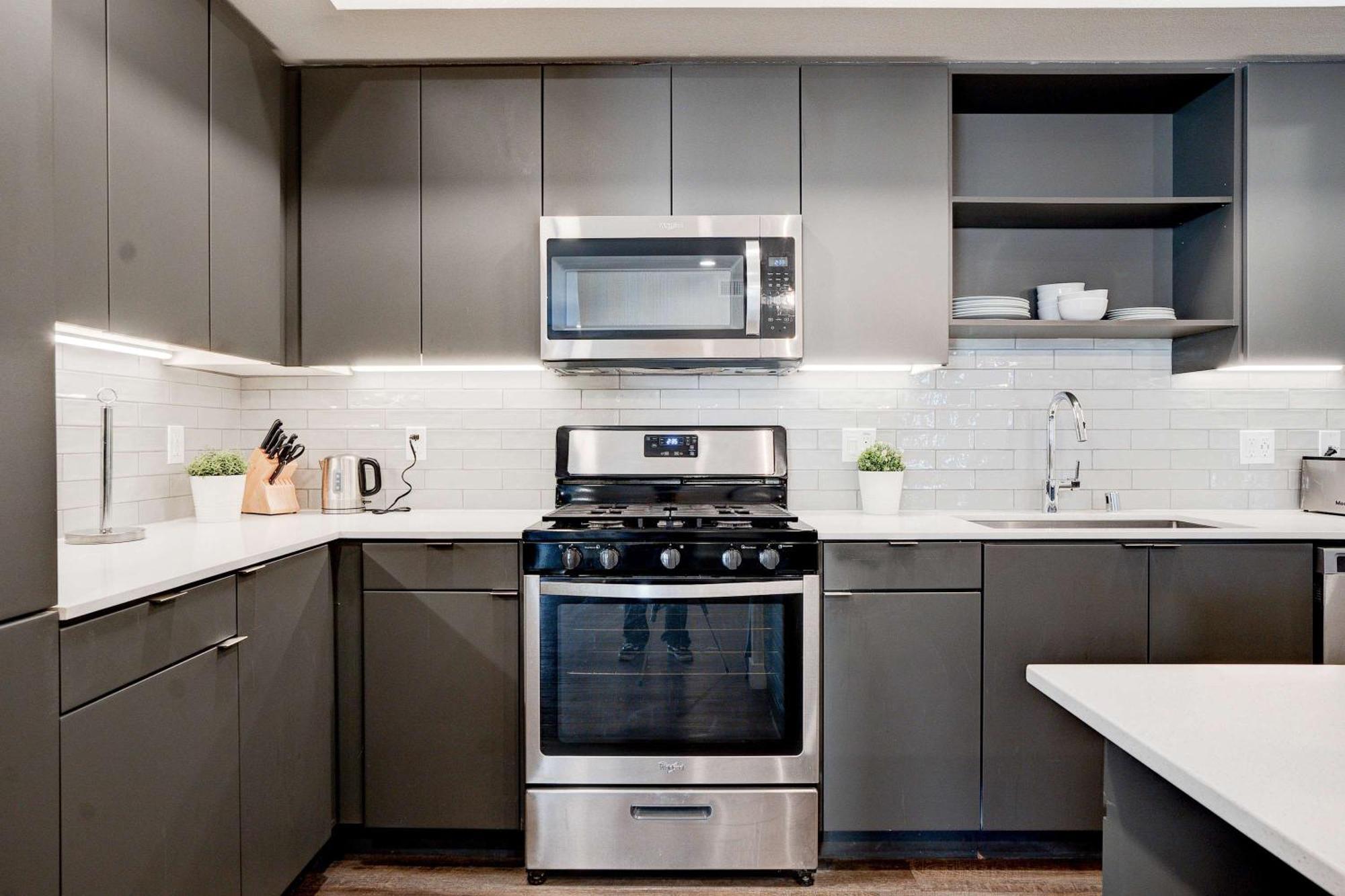 Apartment 3br Peaceful Hollywood Luxury Oasis Los Angeles