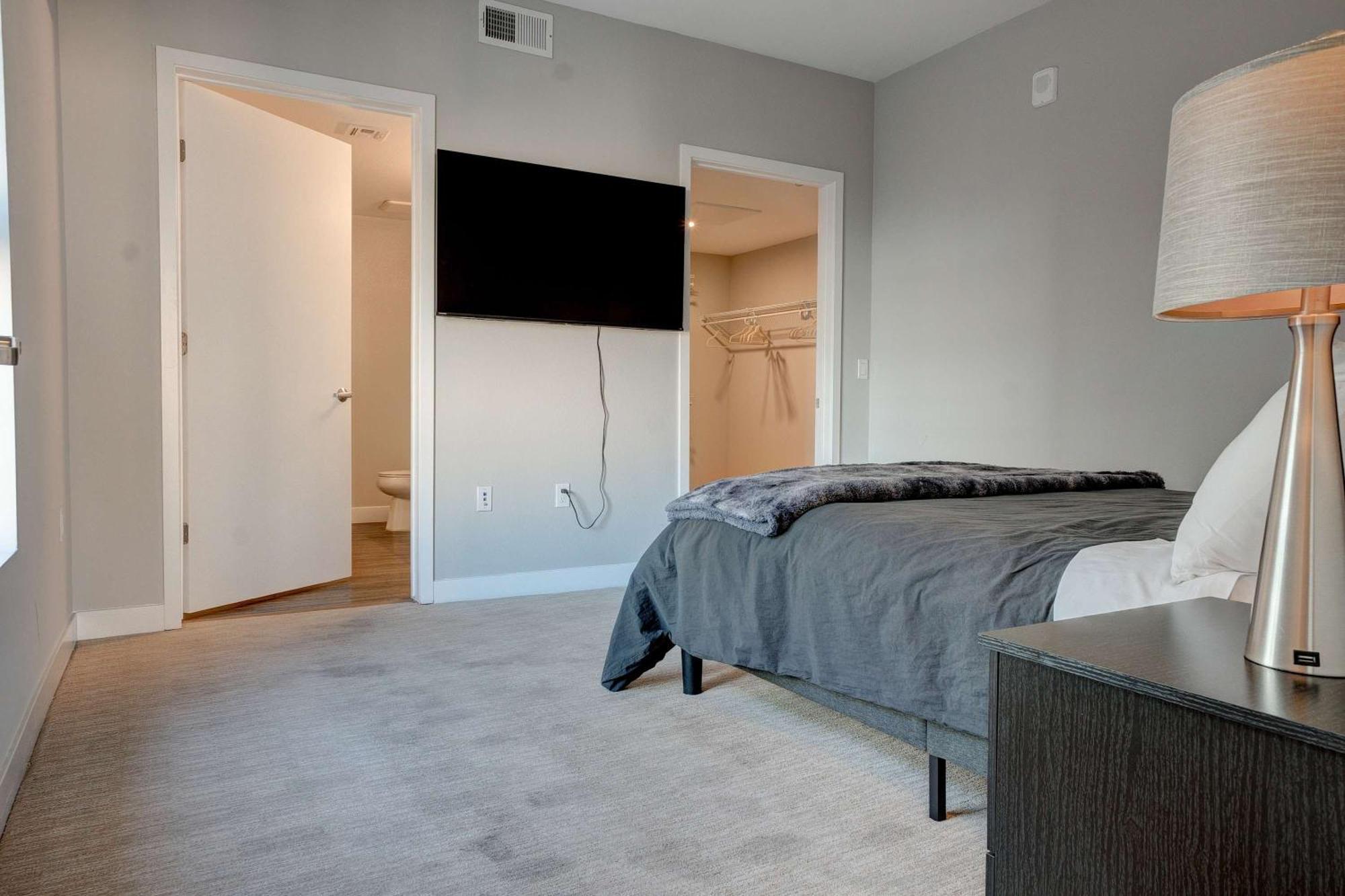 Apartment 3br Peaceful Hollywood Luxury Oasis Los Angeles