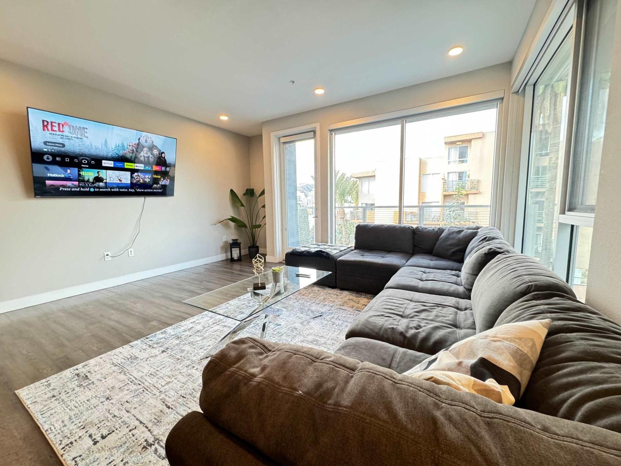Apartment 3br Peaceful Hollywood Luxury Oasis