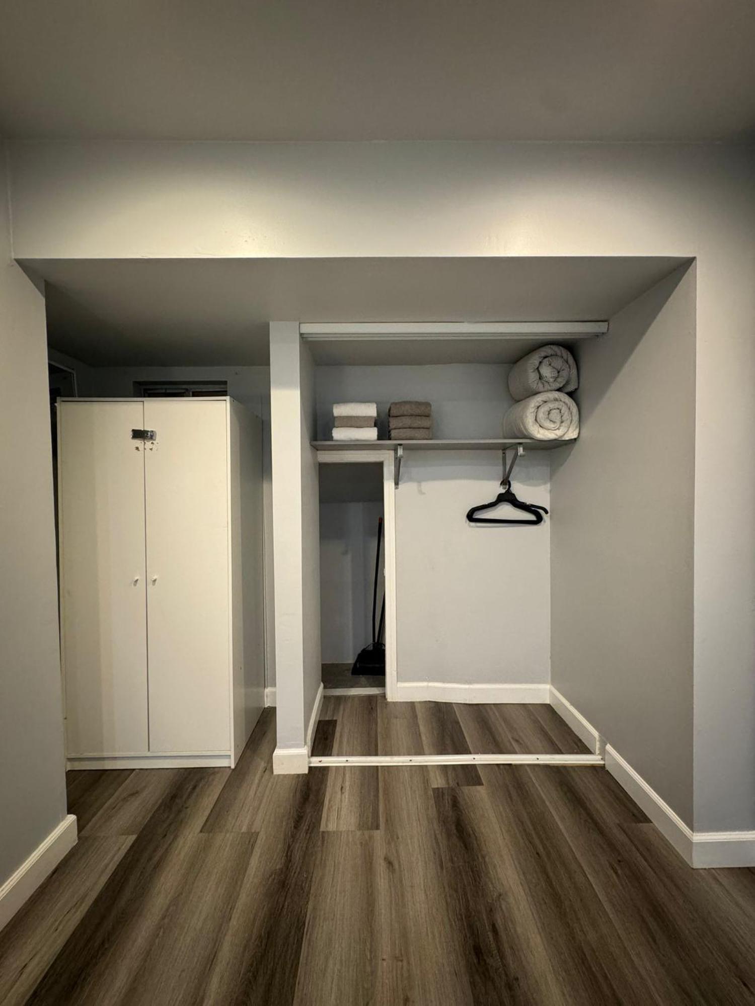 2 Bedroom Apartment1 Mile South From The Hollywood Walk Of Fame And Hollywood Sign Apartment Los Angeles