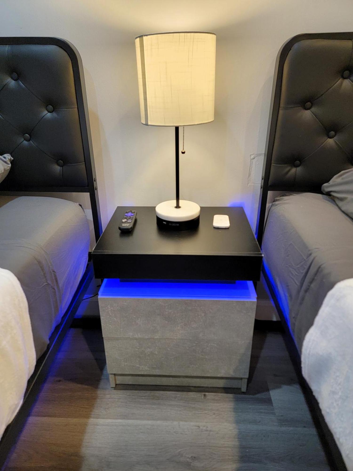 2 Bedroom Apartment1 Mile South From The Hollywood Walk Of Fame And Hollywood Sign Los Angeles