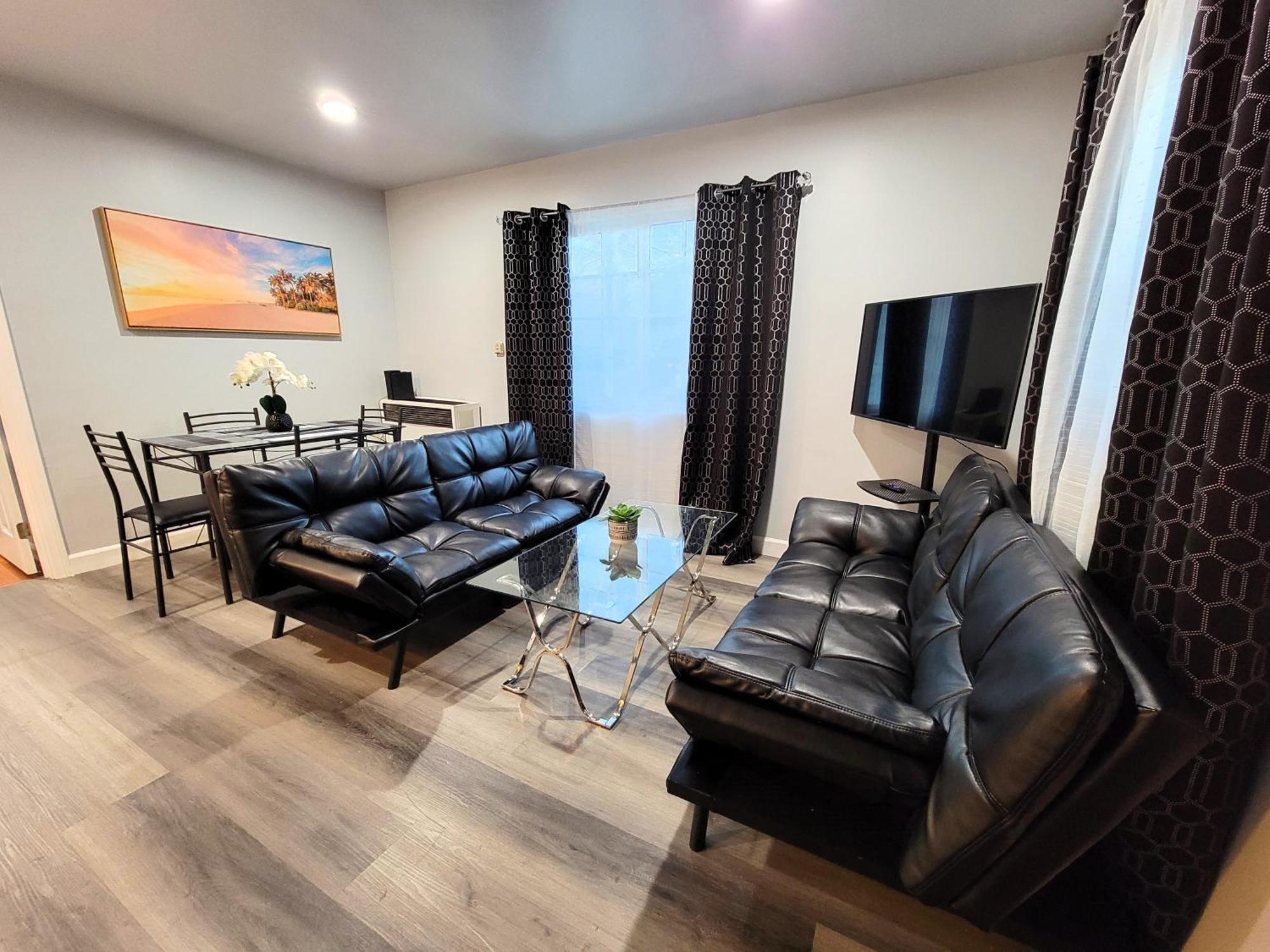 2 Bedroom Apartment1 Mile South From The Hollywood Walk Of Fame And Hollywood Sign Apartment *