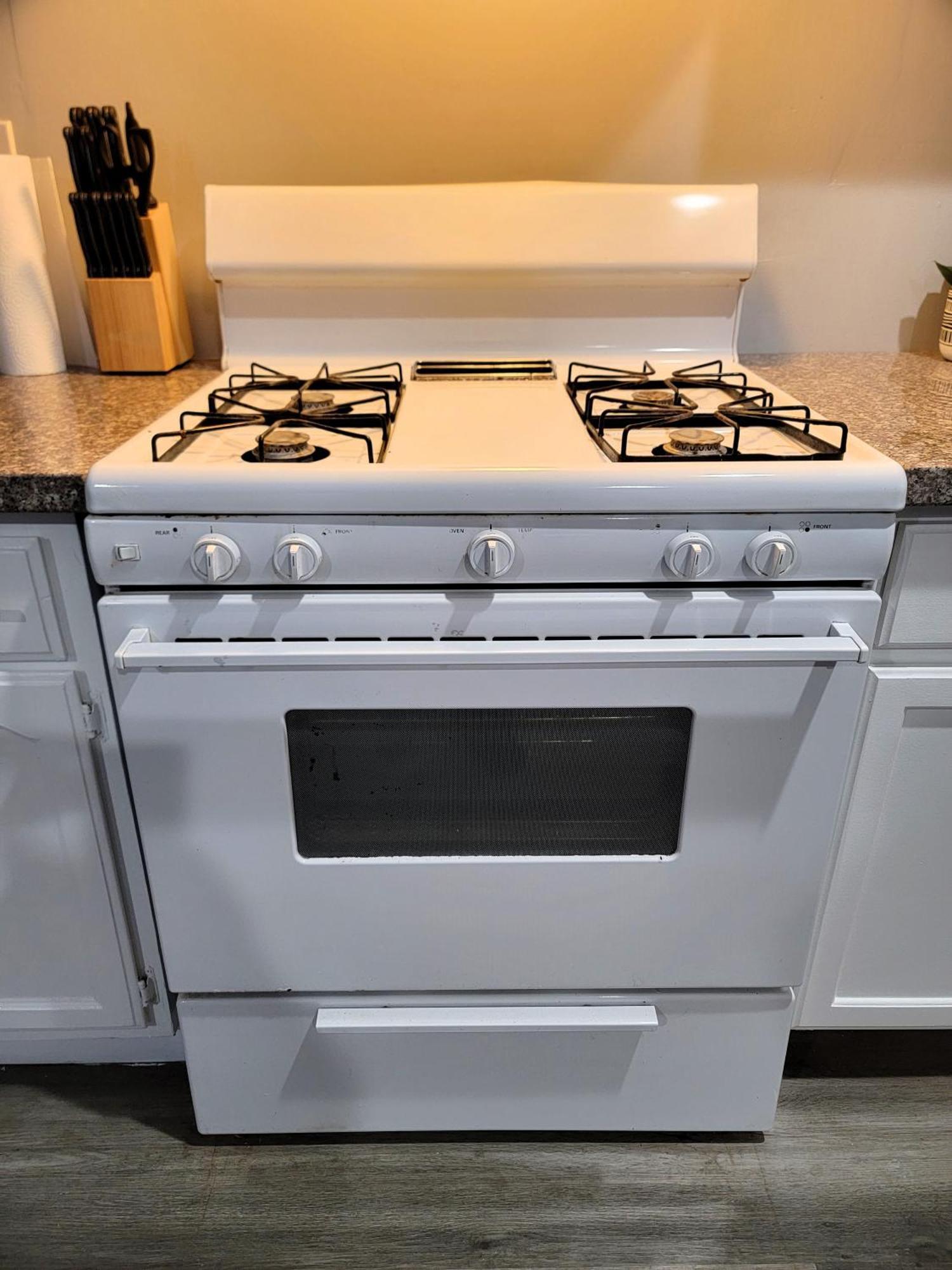 2 Bedroom Apartment1 Mile South From The Hollywood Walk Of Fame And Hollywood Sign Apartment Los Angeles