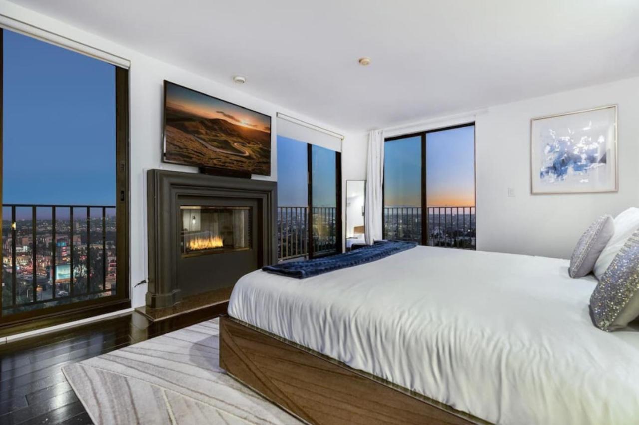 Holiday home 476 Modern Living With Pool - Sleeps 11 Los Angeles