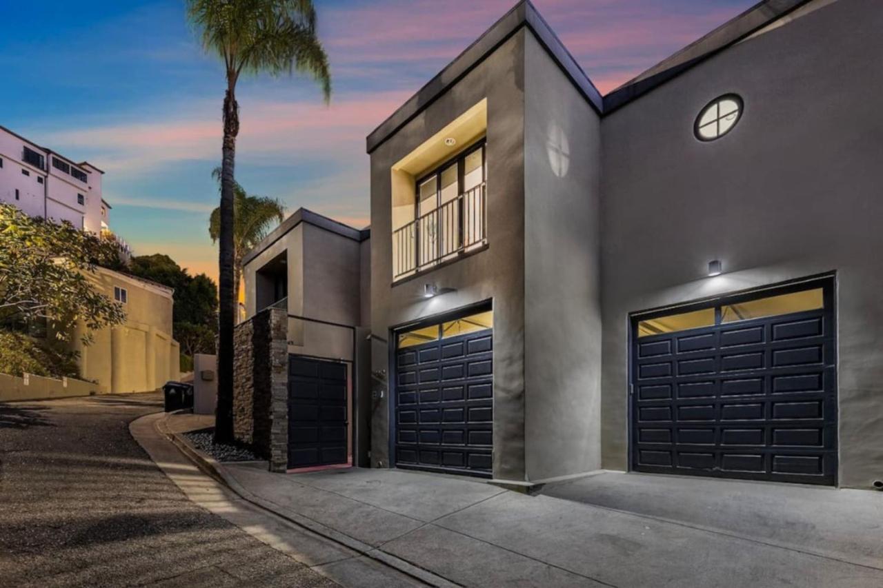 476 Modern Living With Pool - Sleeps 11 Holiday home Los Angeles
