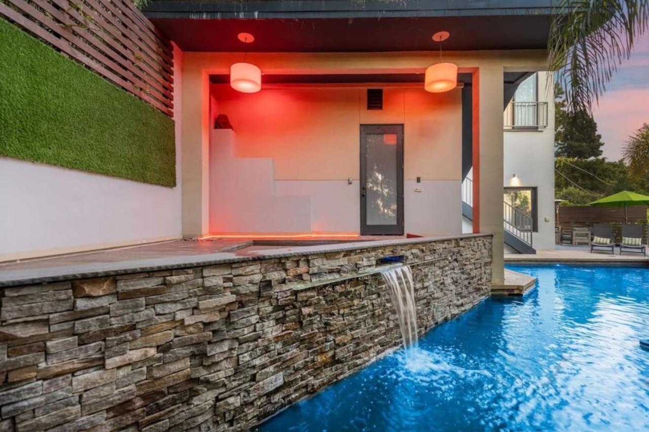 476 Modern Living With Pool - Sleeps 11 Holiday home *