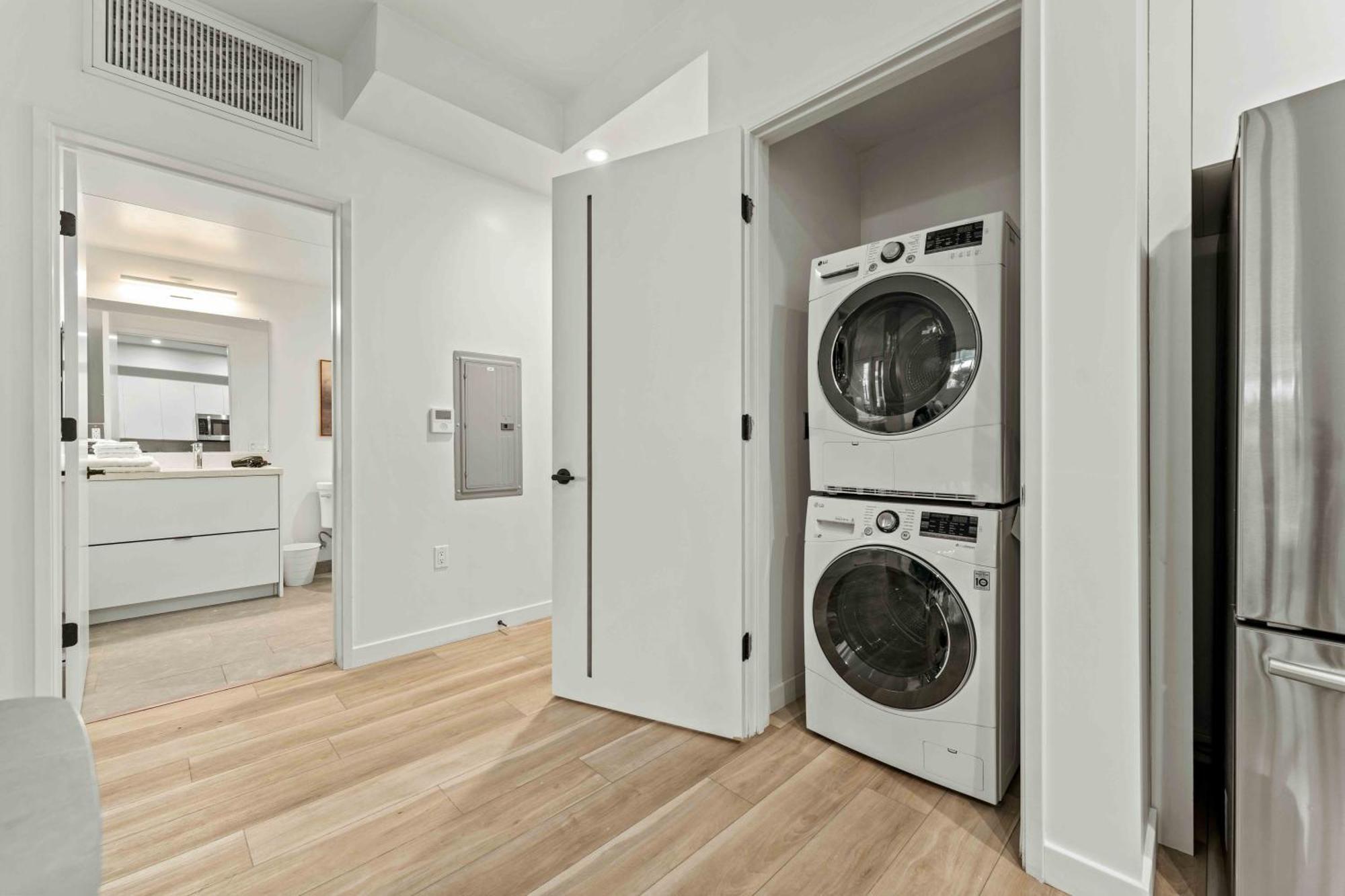 Stylish Downtown La Getaway - Prime Location On Wilshire Blvd!