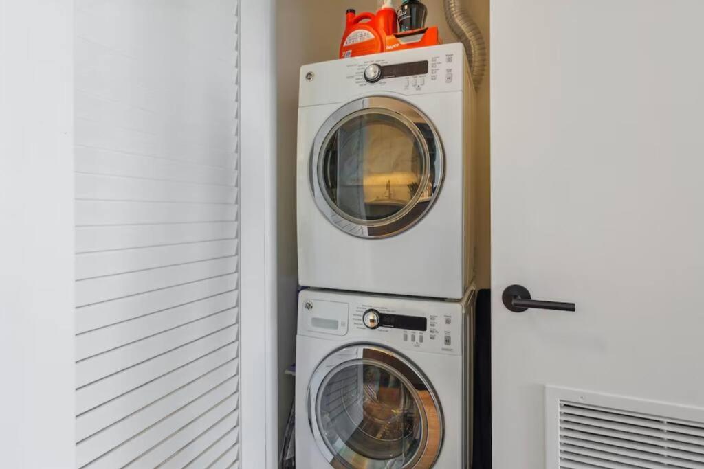 Apartment King Bed Studio W Pool Gym In Hollywood *