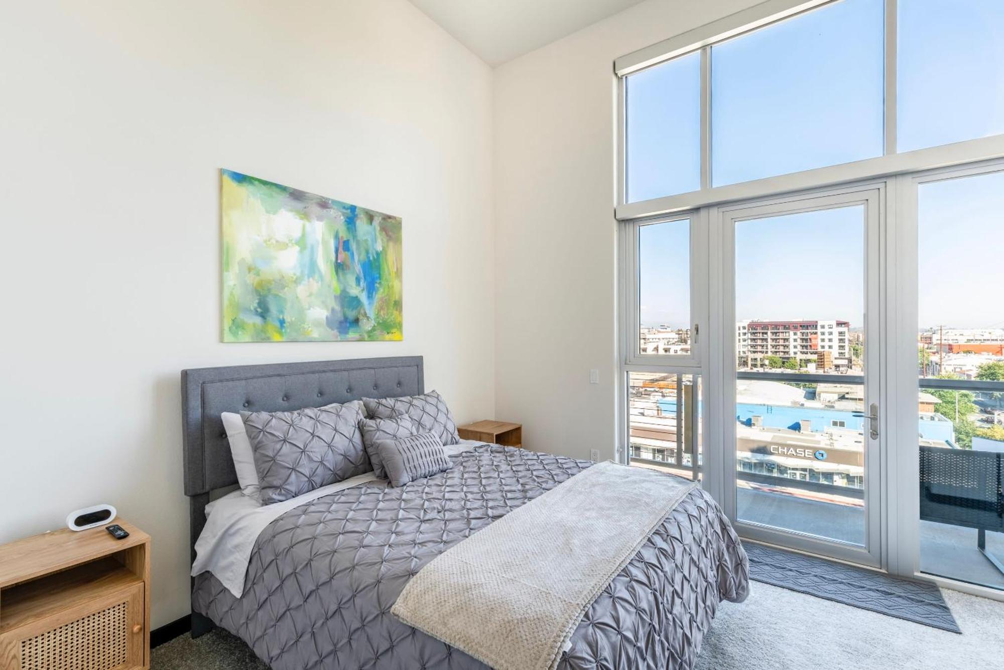 Apartment Penthouse 2br With Jetliner Views In West Hollywood Los Angeles