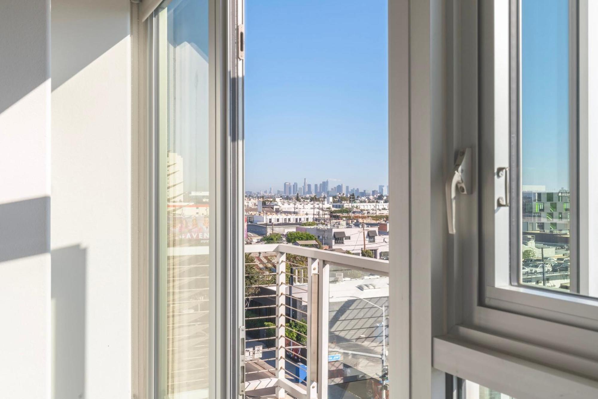 Apartment Penthouse 2br With Jetliner Views In West Hollywood Los Angeles