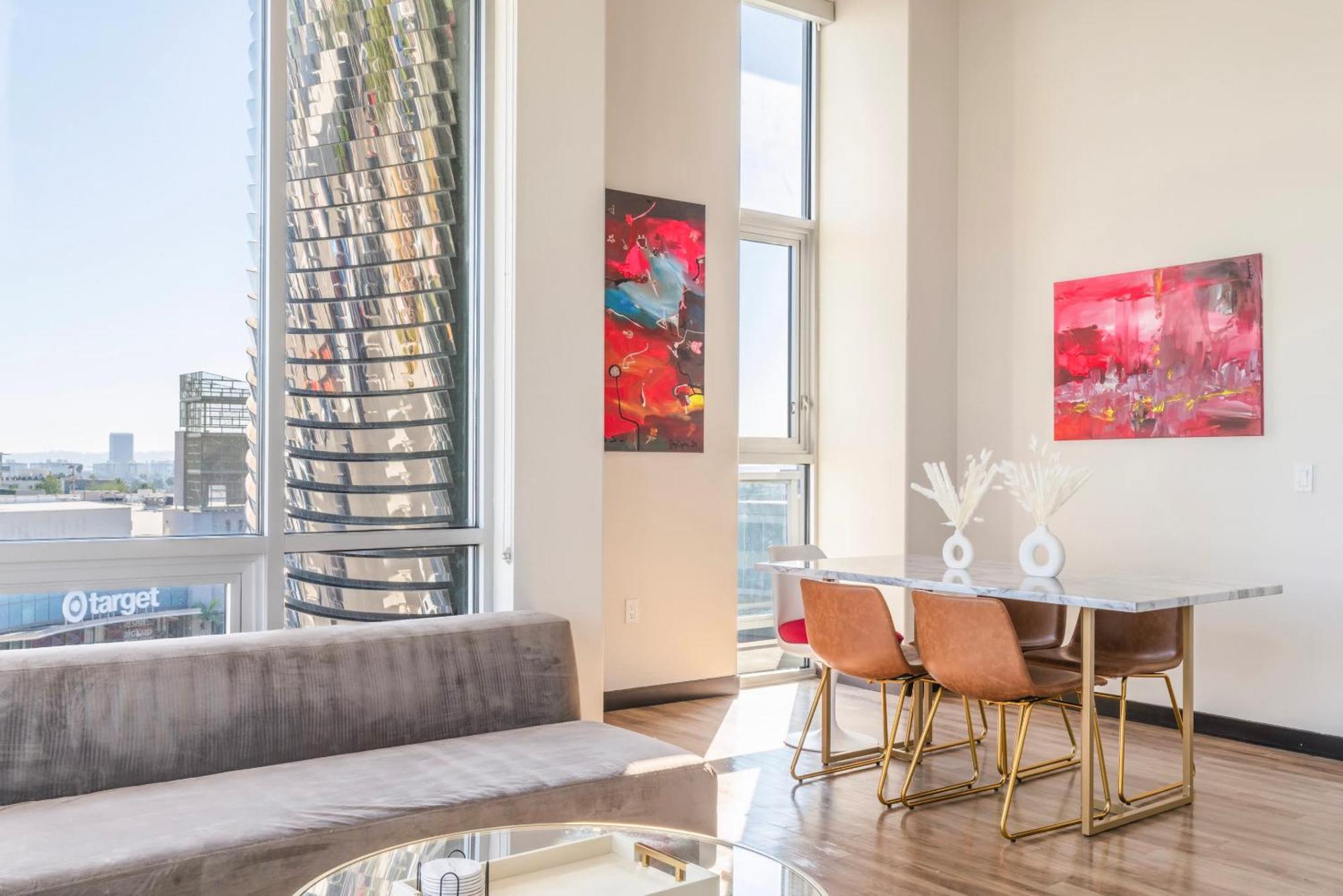 Apartment Penthouse 2br With Jetliner Views In West Hollywood
