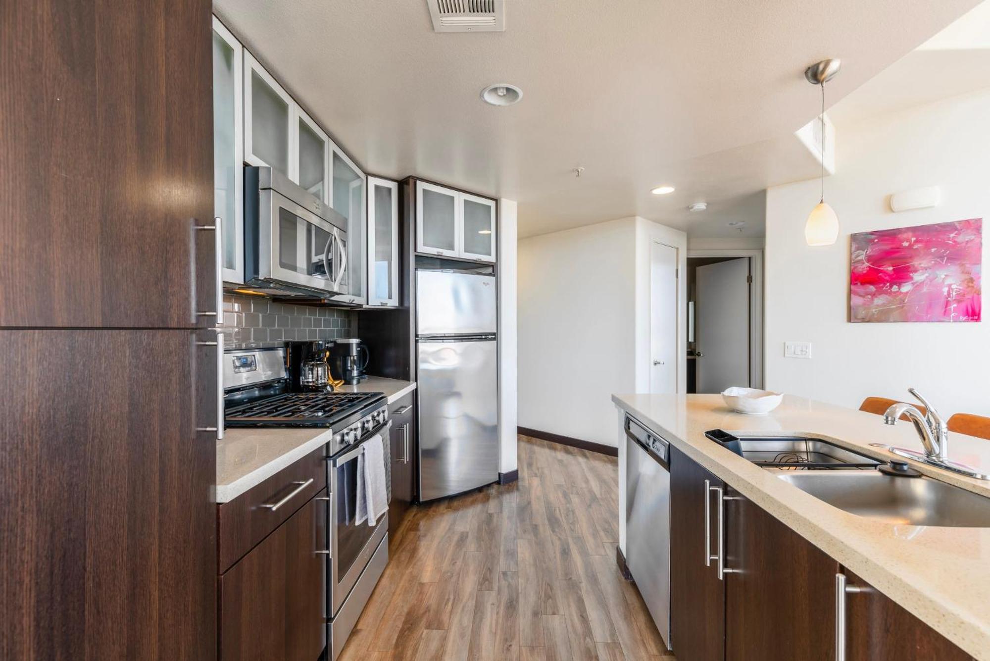 Apartment Penthouse 2br With Jetliner Views In West Hollywood Los Angeles