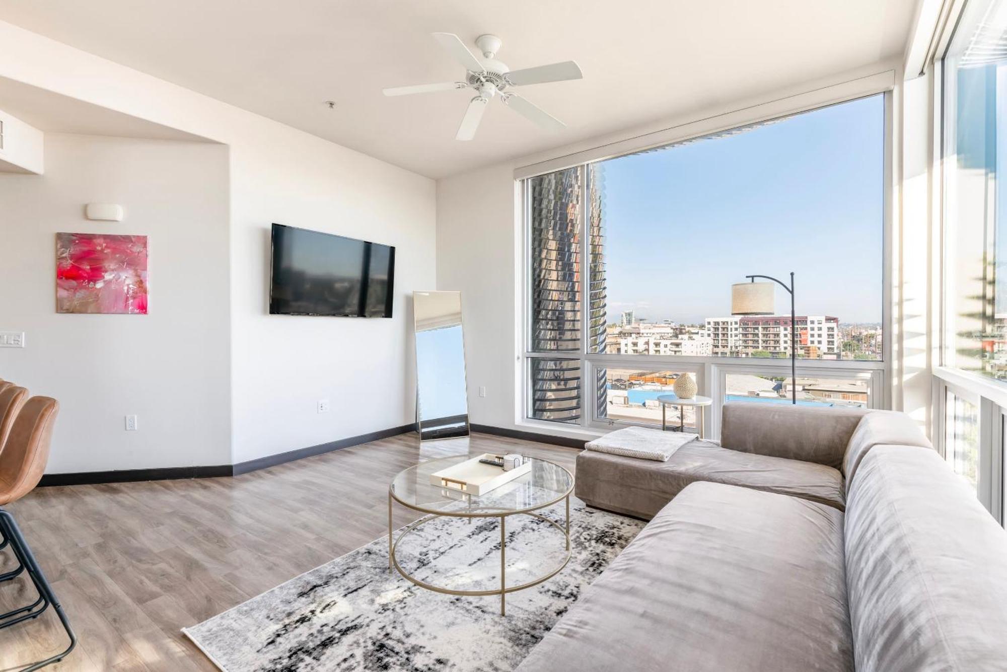 Apartment Penthouse 2br With Jetliner Views In West Hollywood *