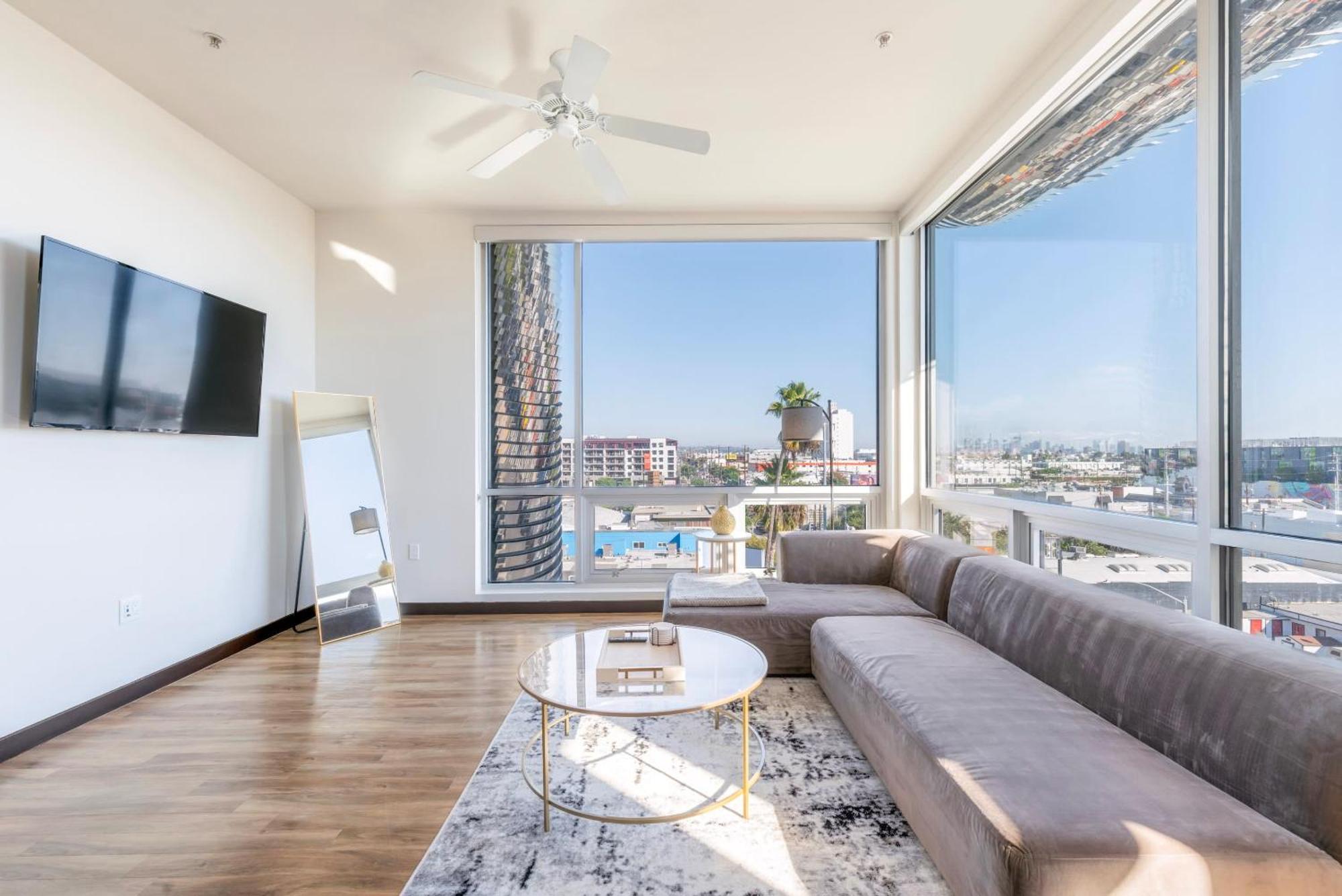 Apartment Penthouse 2br With Jetliner Views In West Hollywood Los Angeles