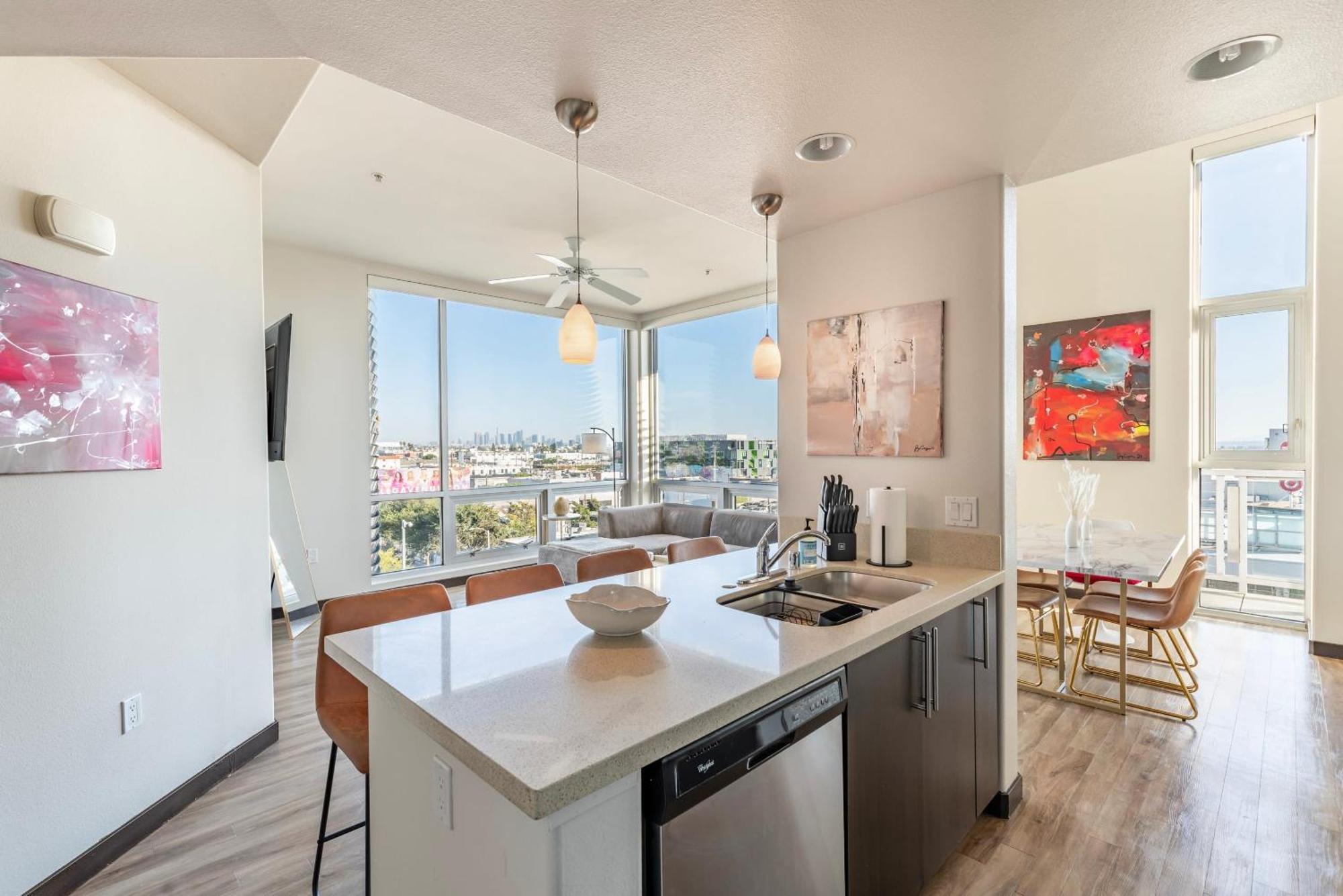 Apartment Penthouse 2br With Jetliner Views In West Hollywood Los Angeles