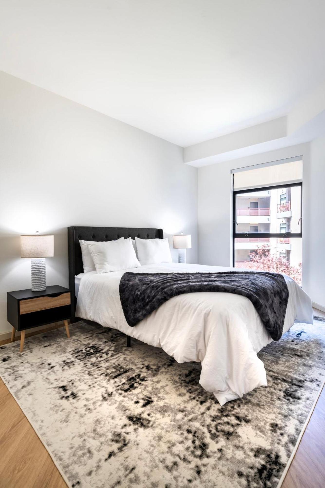 Apartment Luxurious 2br Hollywood Los Angeles